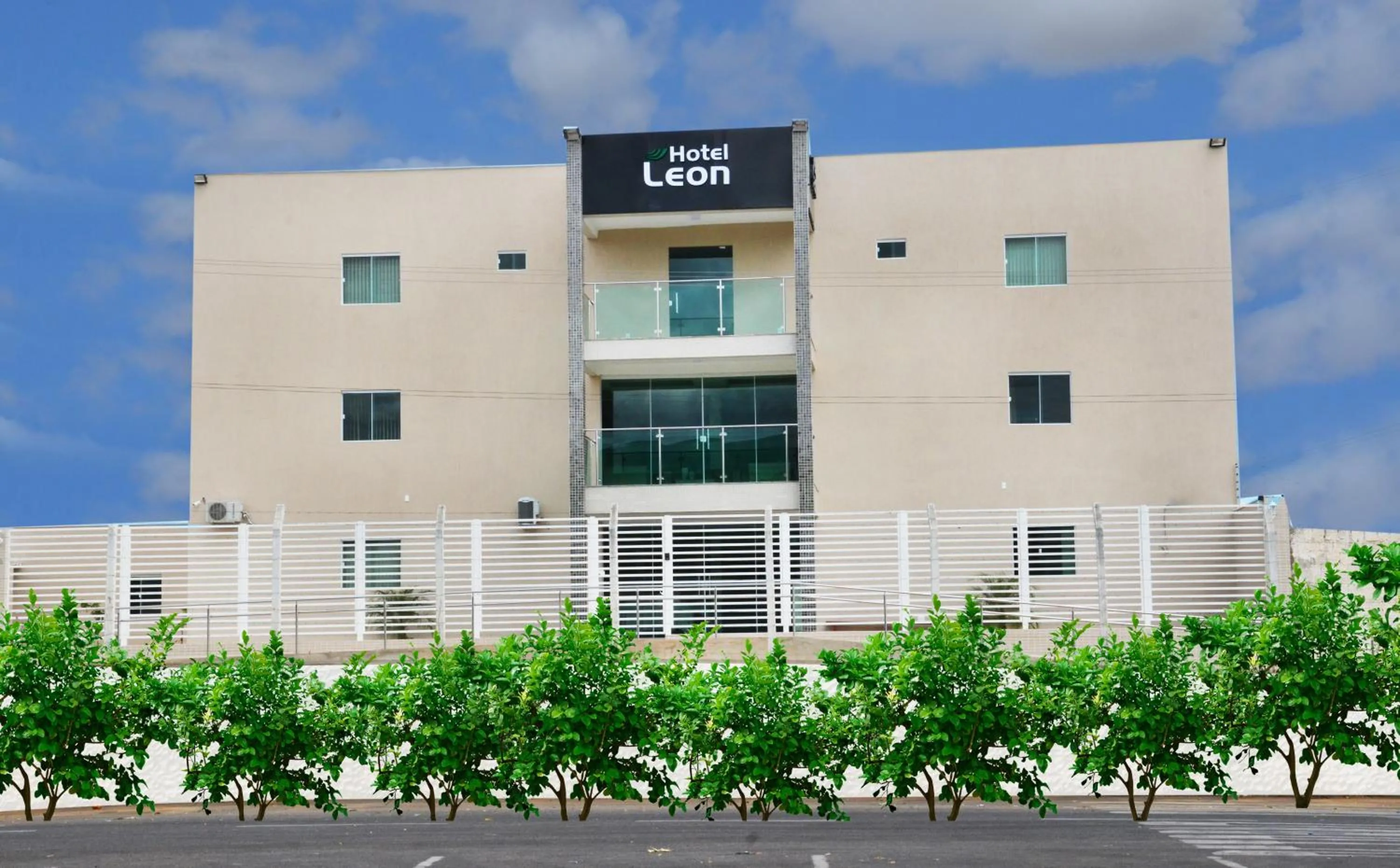 Facade/entrance in Hotel Leon
