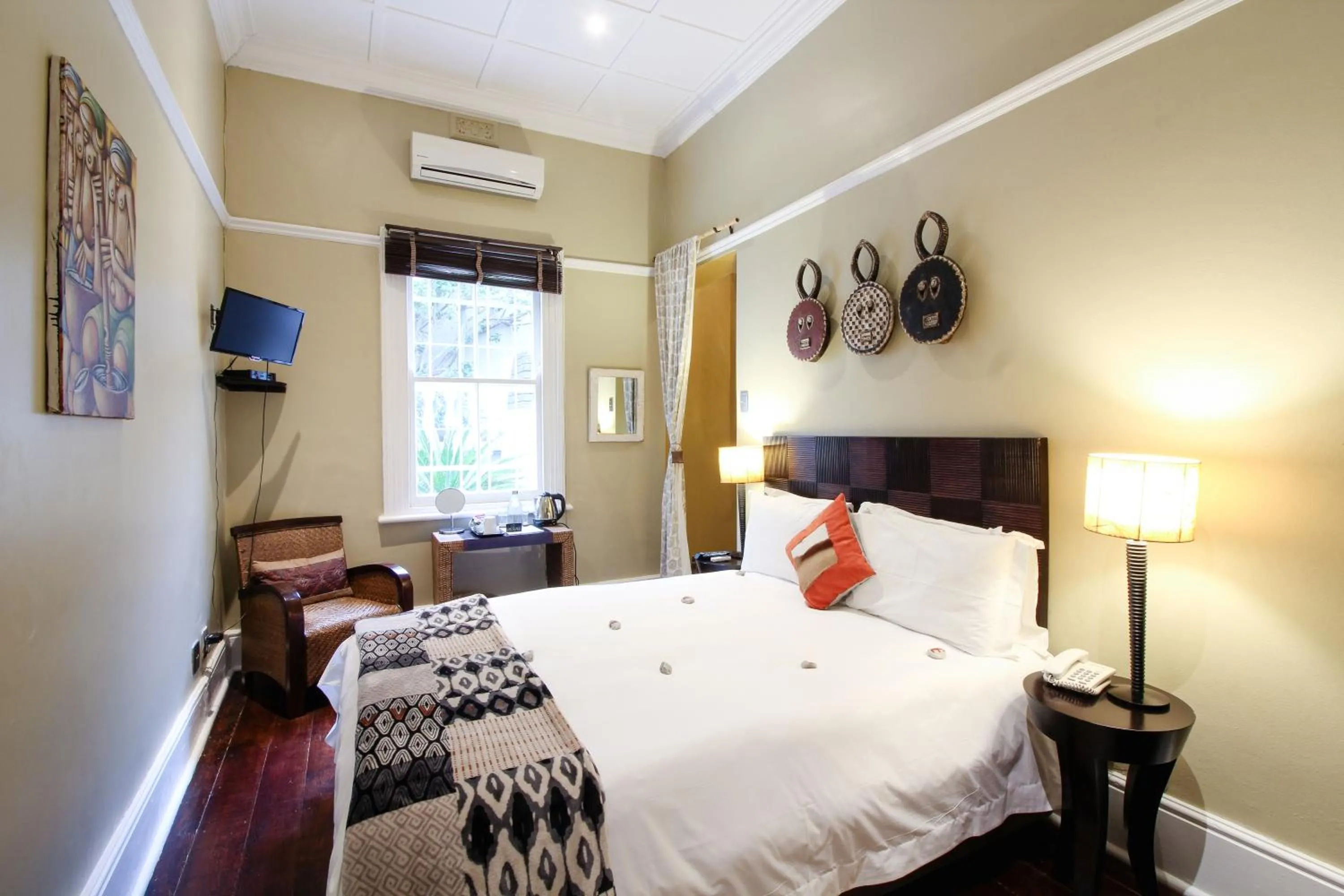 Photo of the whole room, Bed in Jardin d'ébène Boutique Guesthouse