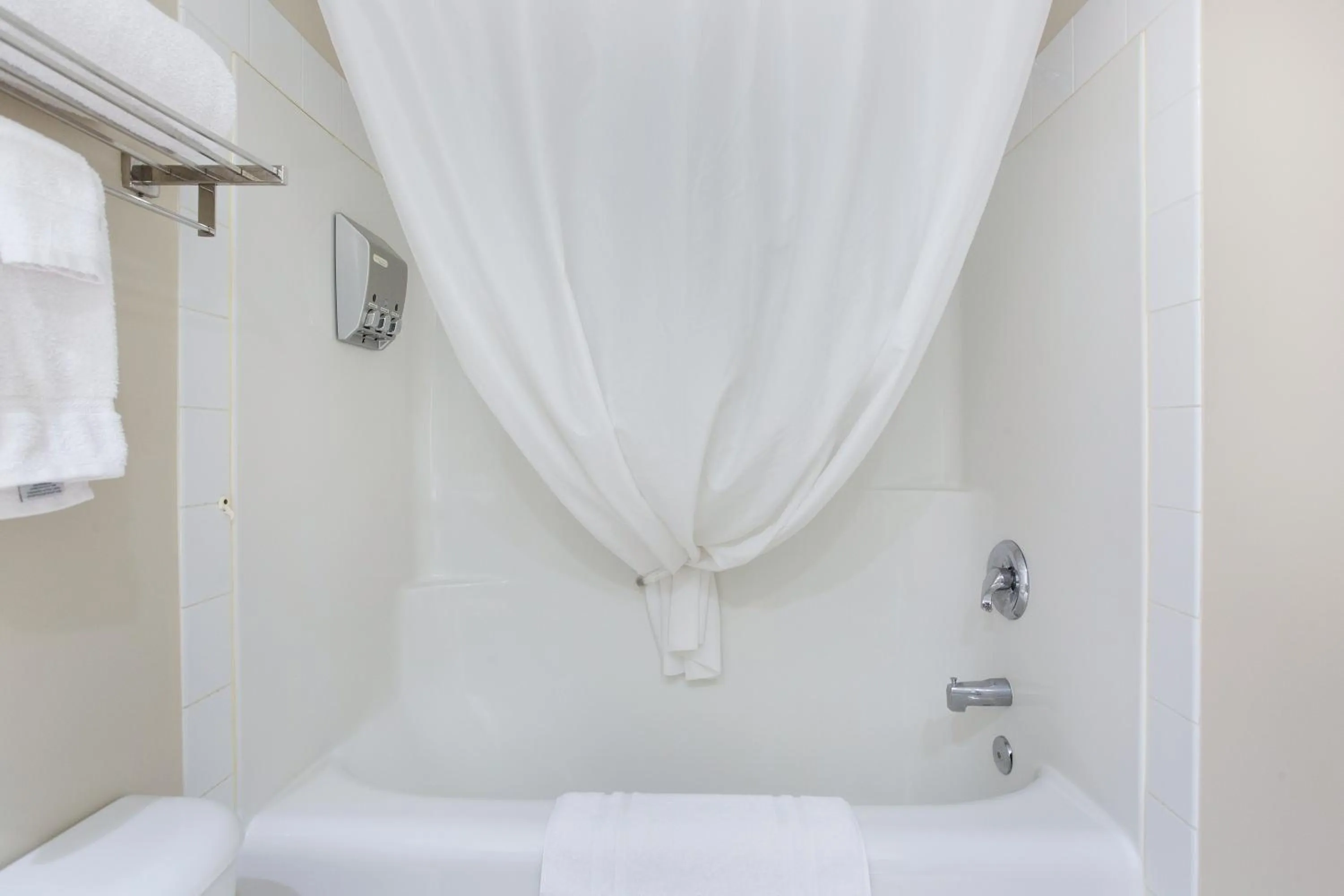 Lakeview Inns & Suites - Okotoks