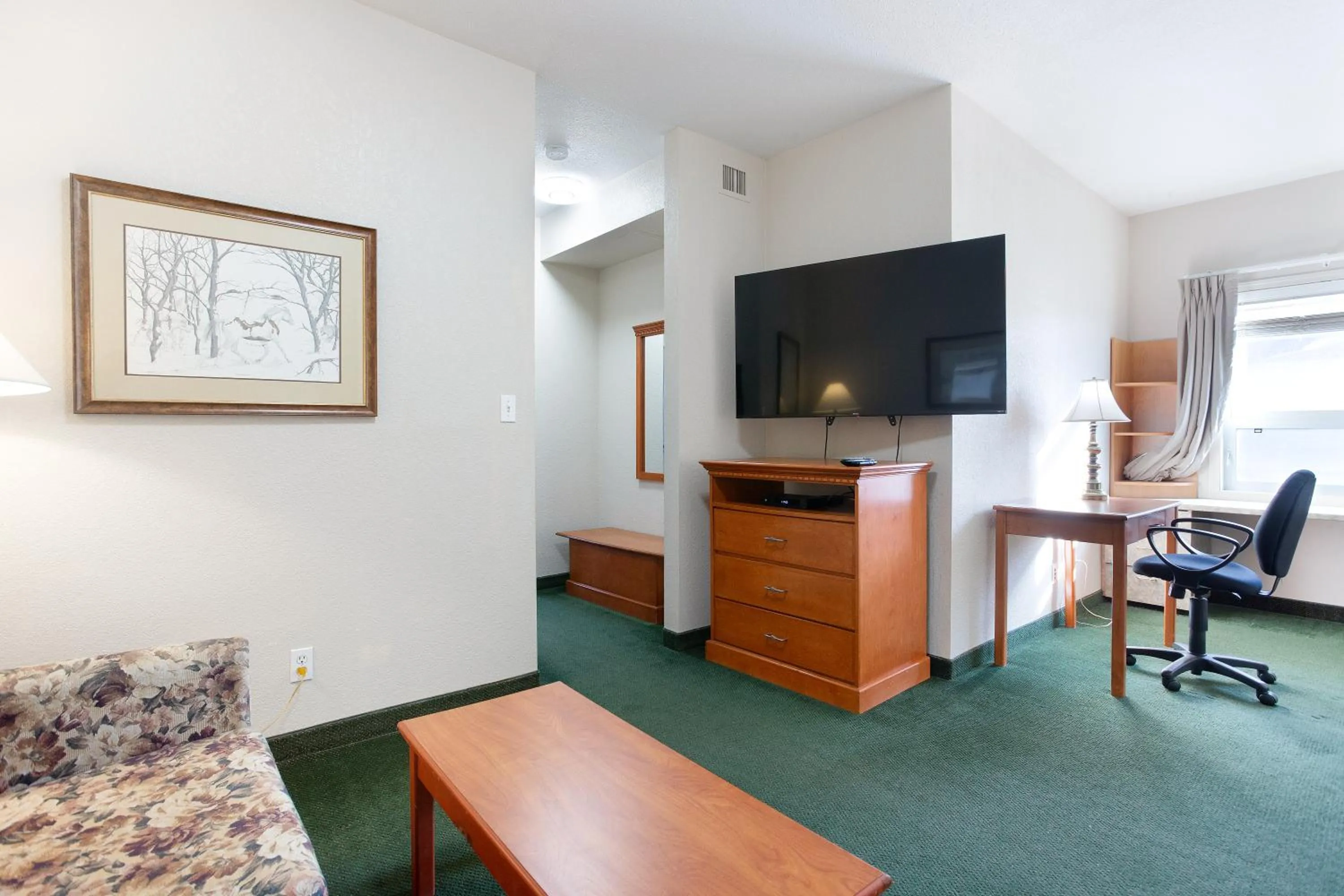 Lakeview Inns & Suites - Okotoks