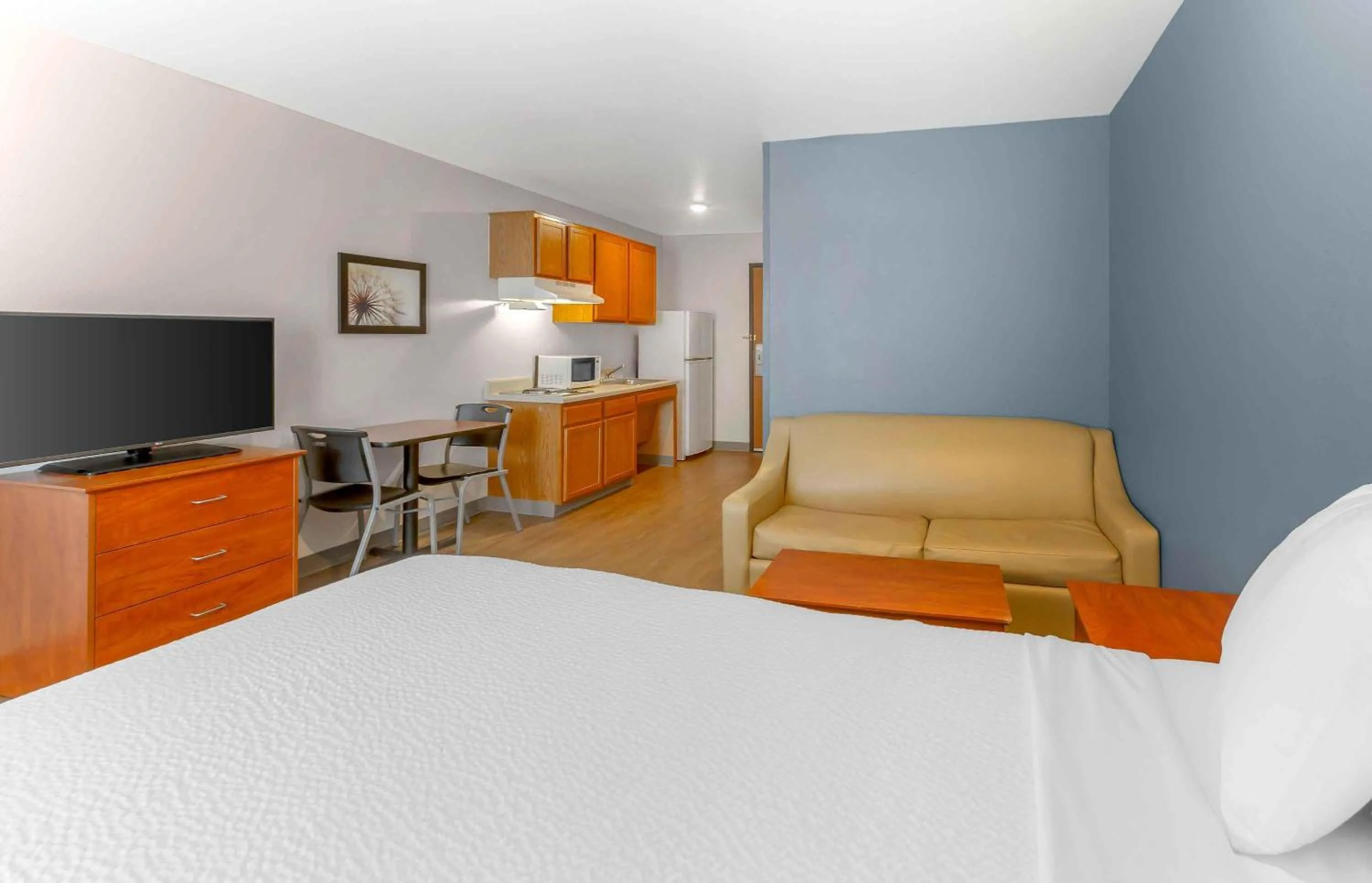Bedroom, Bed in Extended Stay America Select Suites - Las Cruces