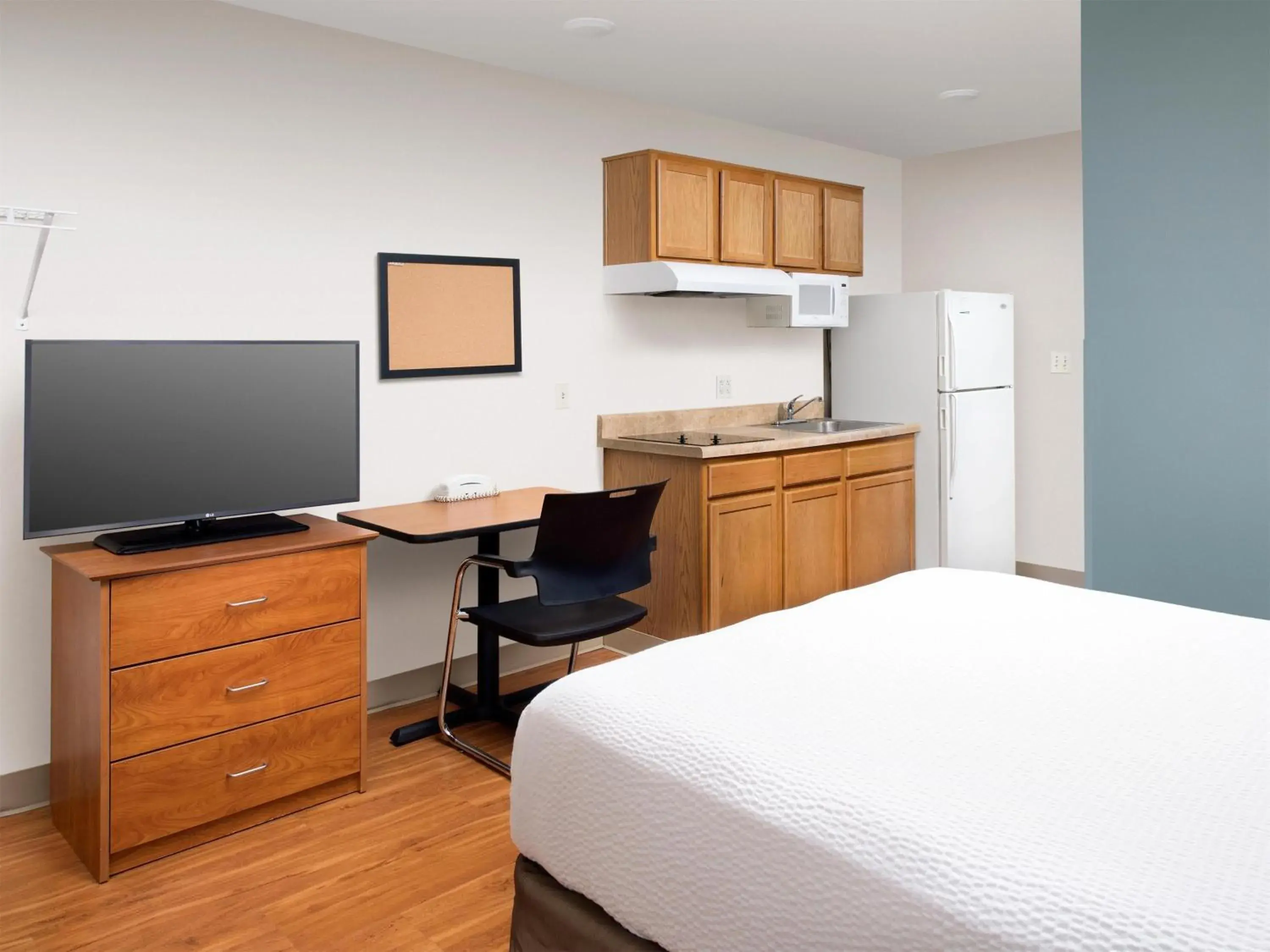 Bedroom, Bed in Extended Stay America Select Suites - Las Cruces Bedroom, Bed in Extended Stay America Select Suites - Las Cruces