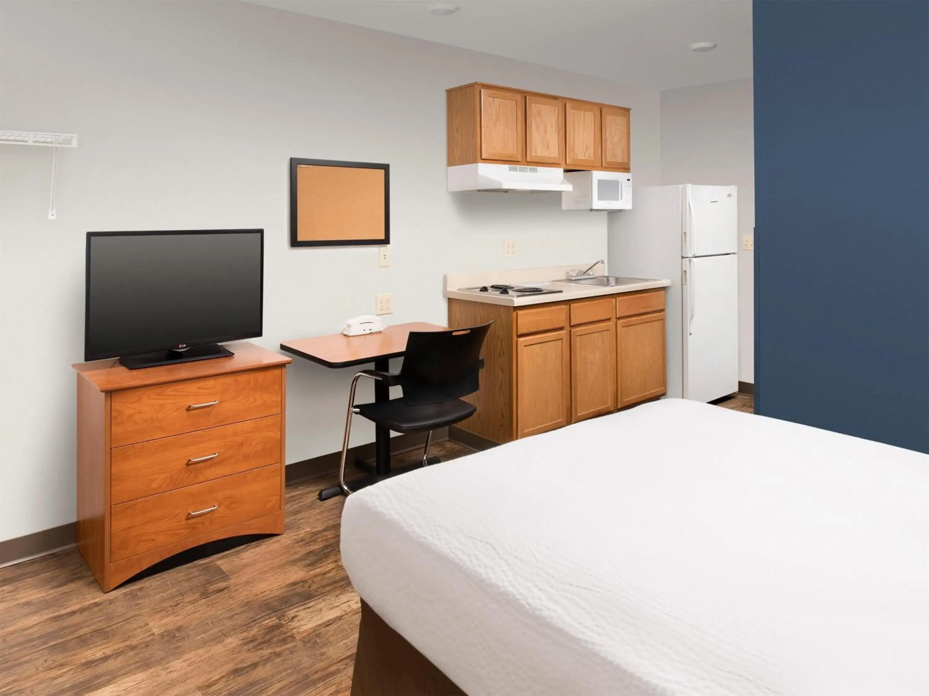 Bedroom, Bed in Extended Stay America Select Suites - Las Cruces Bedroom, Bed in Extended Stay America Select Suites - Las Cruces