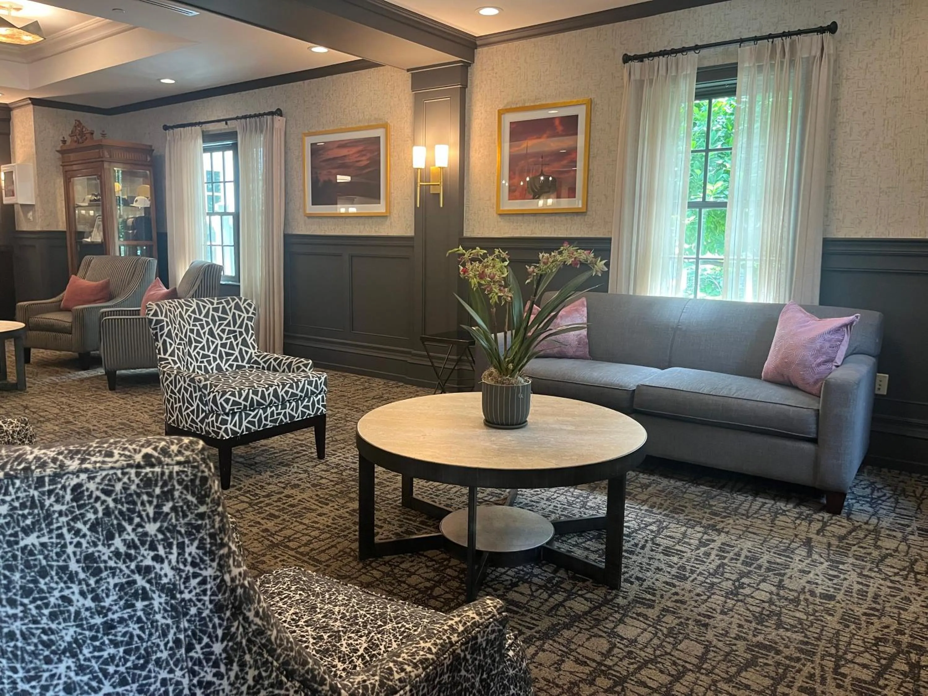 Lobby or reception in Normandy Farm Hotel & Conference Center