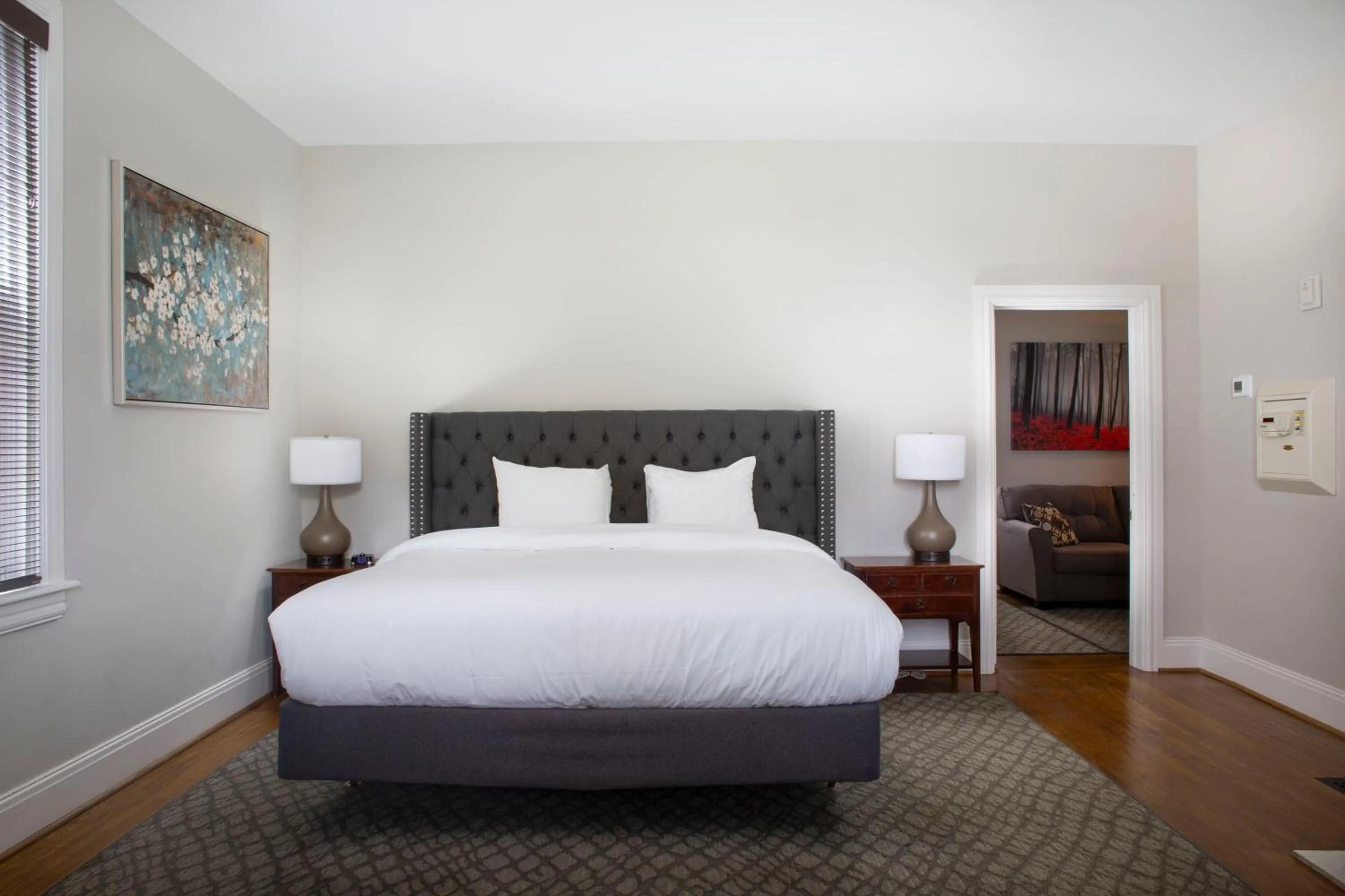 Bed in Normandy Farm Hotel & Conference Center