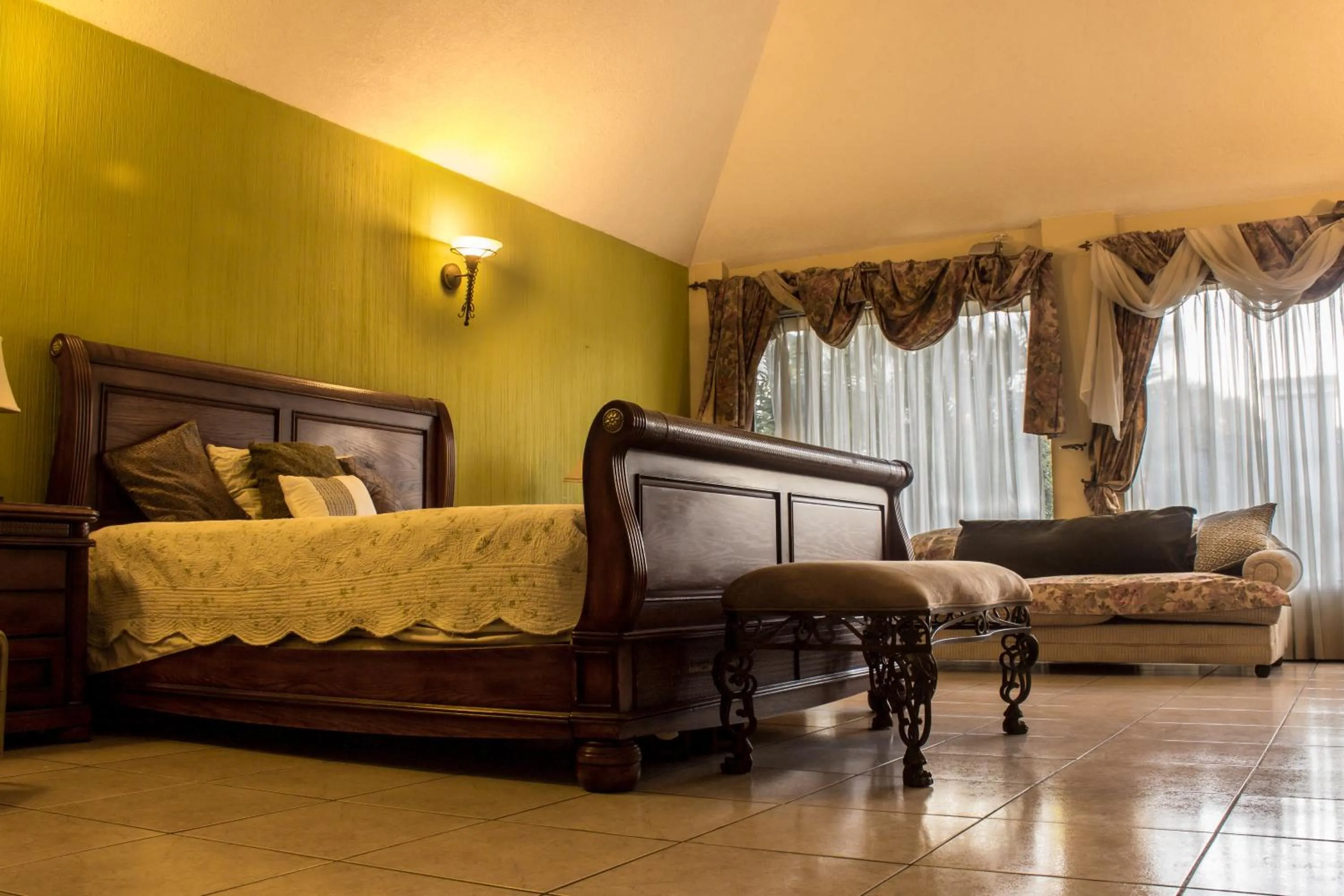 Bed in Mi casa, tu casa