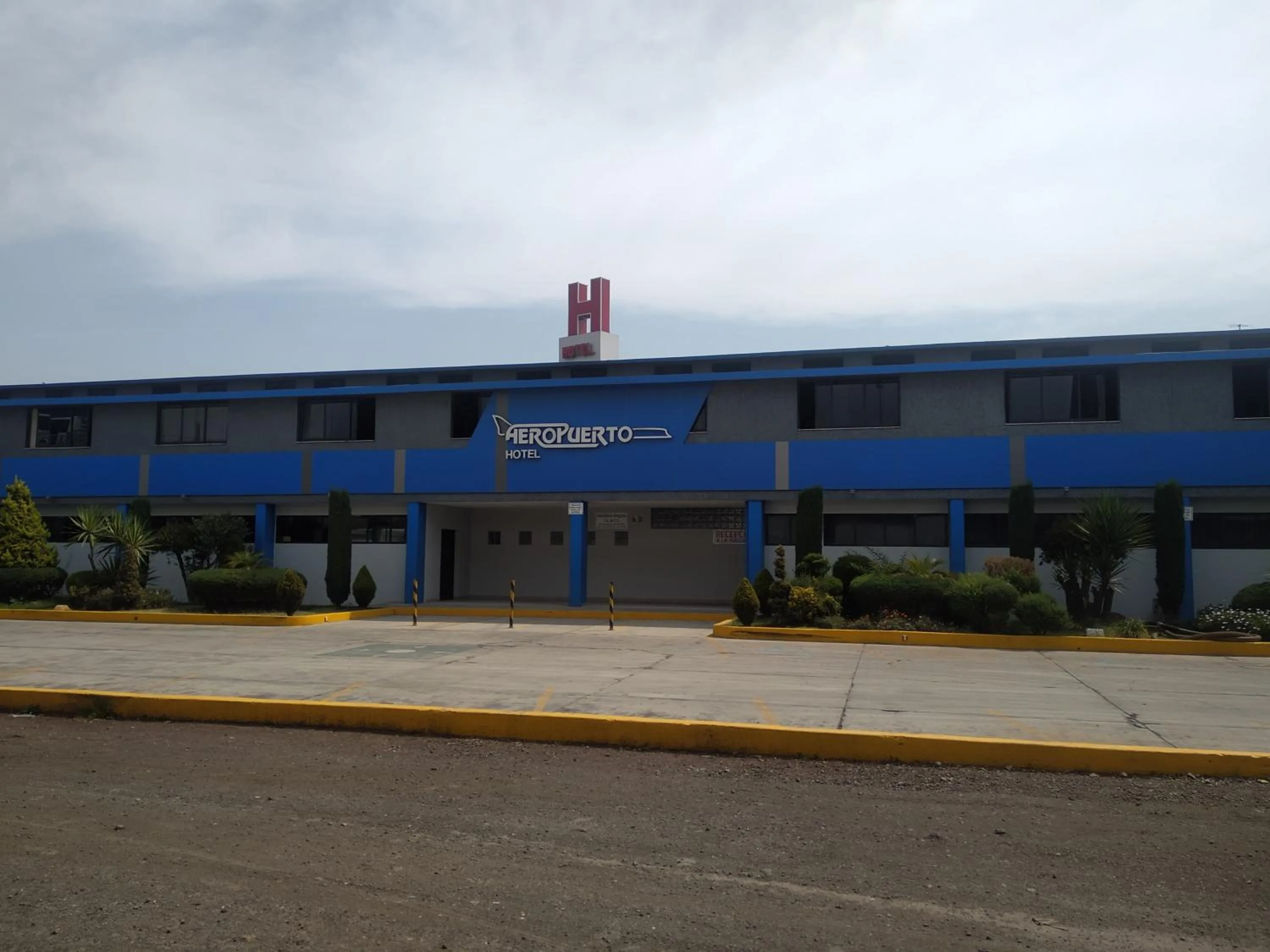 Property building in Hotel Aeropuerto