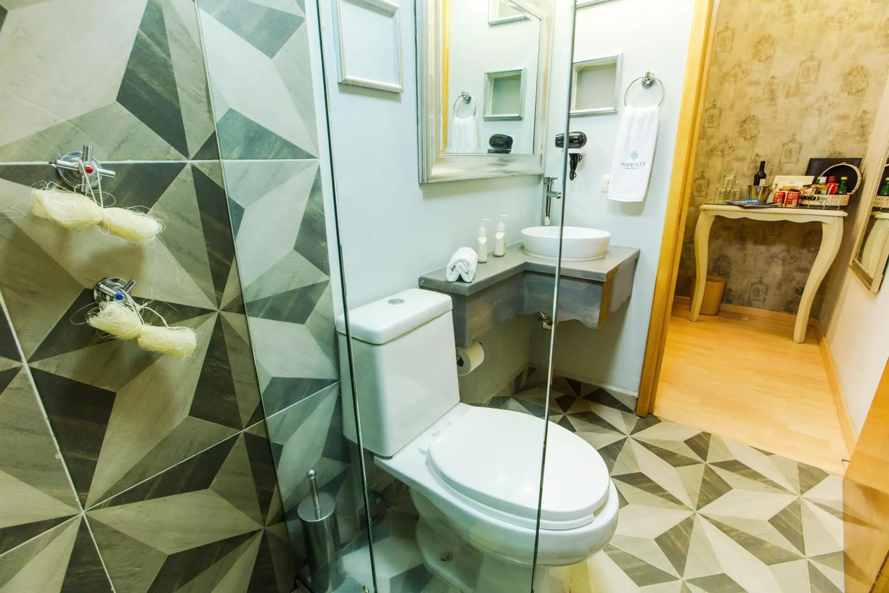 Shower in Xoxula by Inmense Shower in Xoxula by Inmense