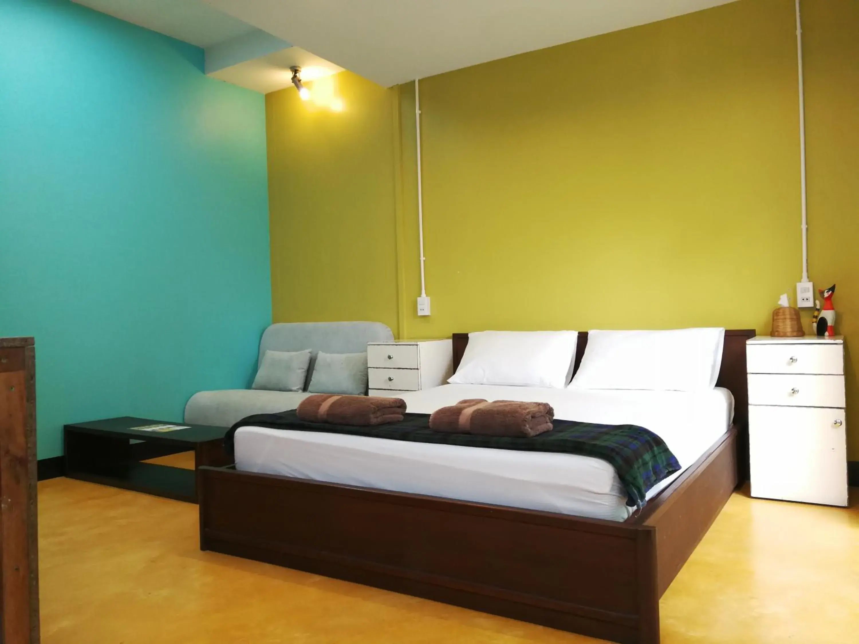 Family Studio in 60 Blue House Family Studio in 60 Blue House