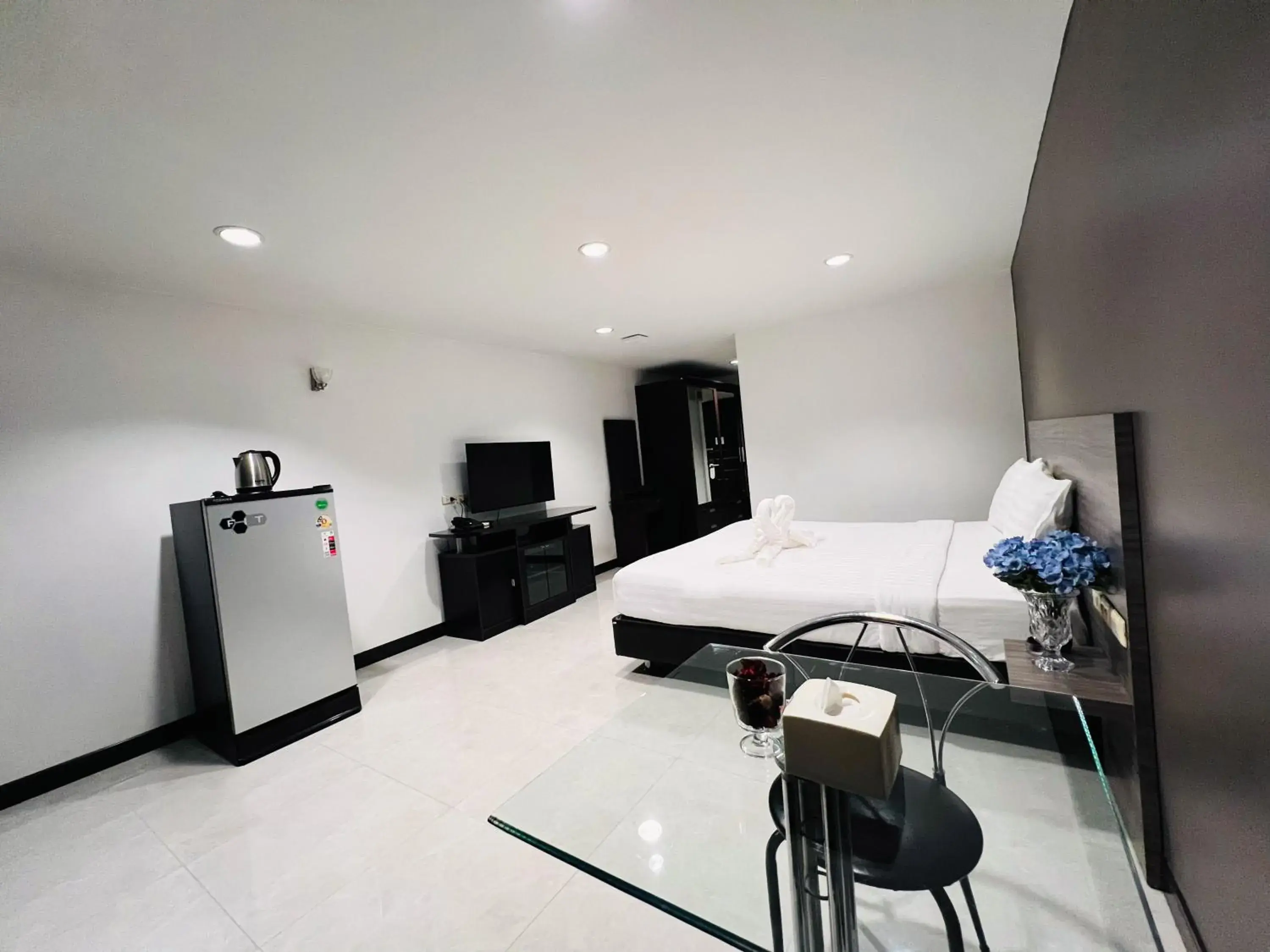 Photo of the whole room, Bed in 14 Place Photo of the whole room, Bed in 14 Place