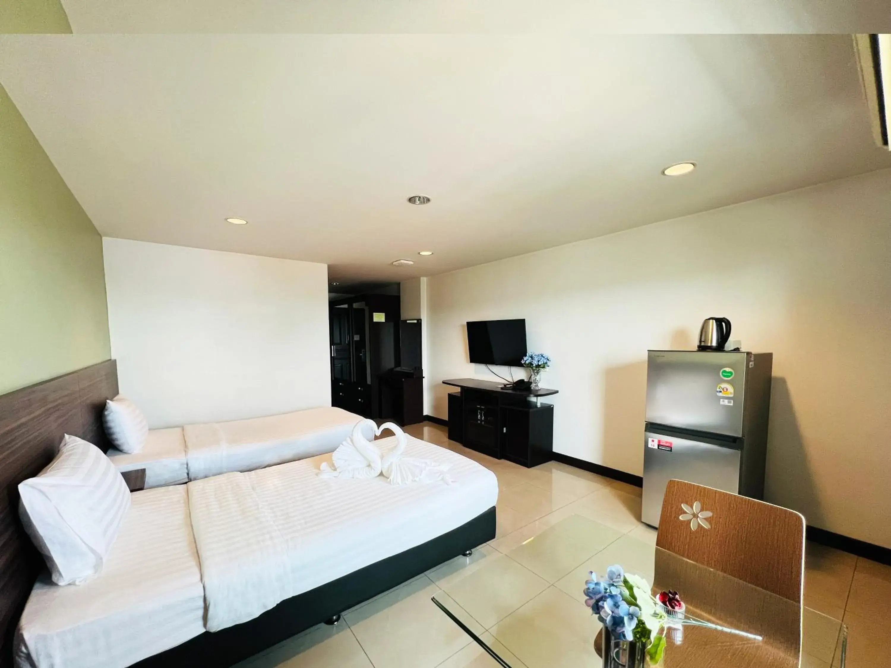 Photo of the whole room, Bed in 14 Place Photo of the whole room, Bed in 14 Place