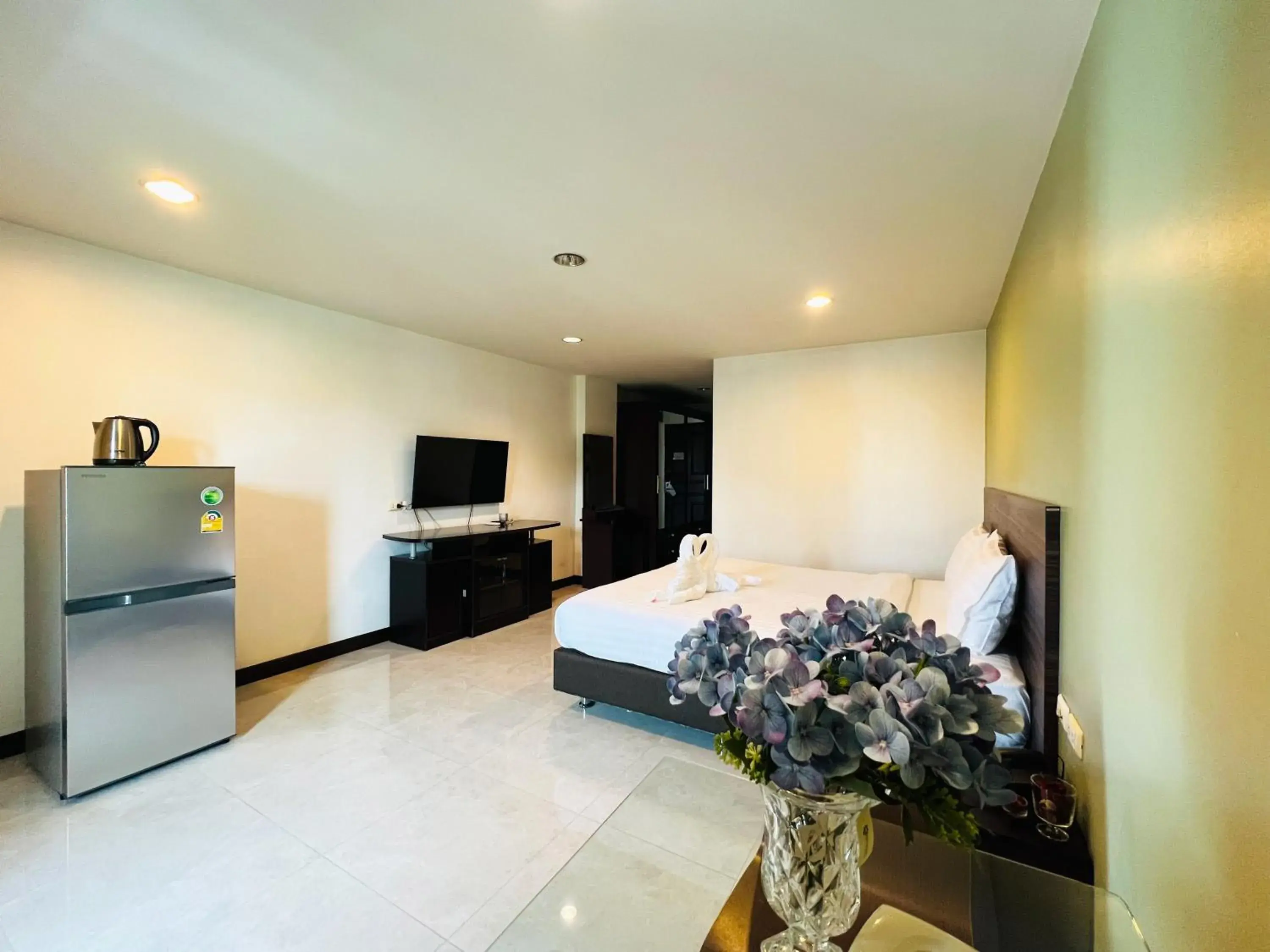 Photo of the whole room, Bed in 14 Place Photo of the whole room, Bed in 14 Place