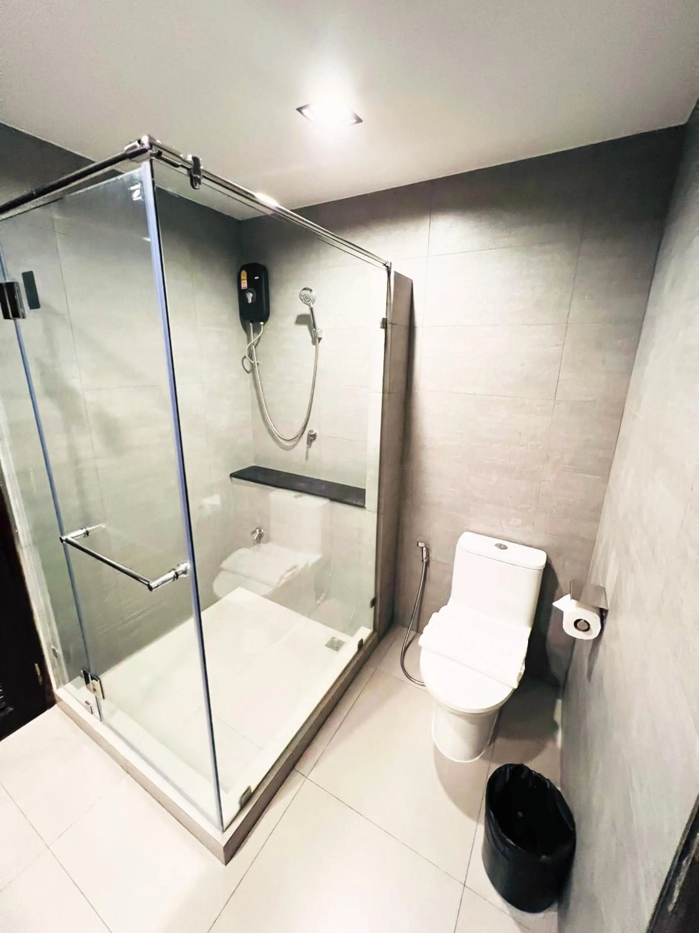 Bathroom in 14 Place