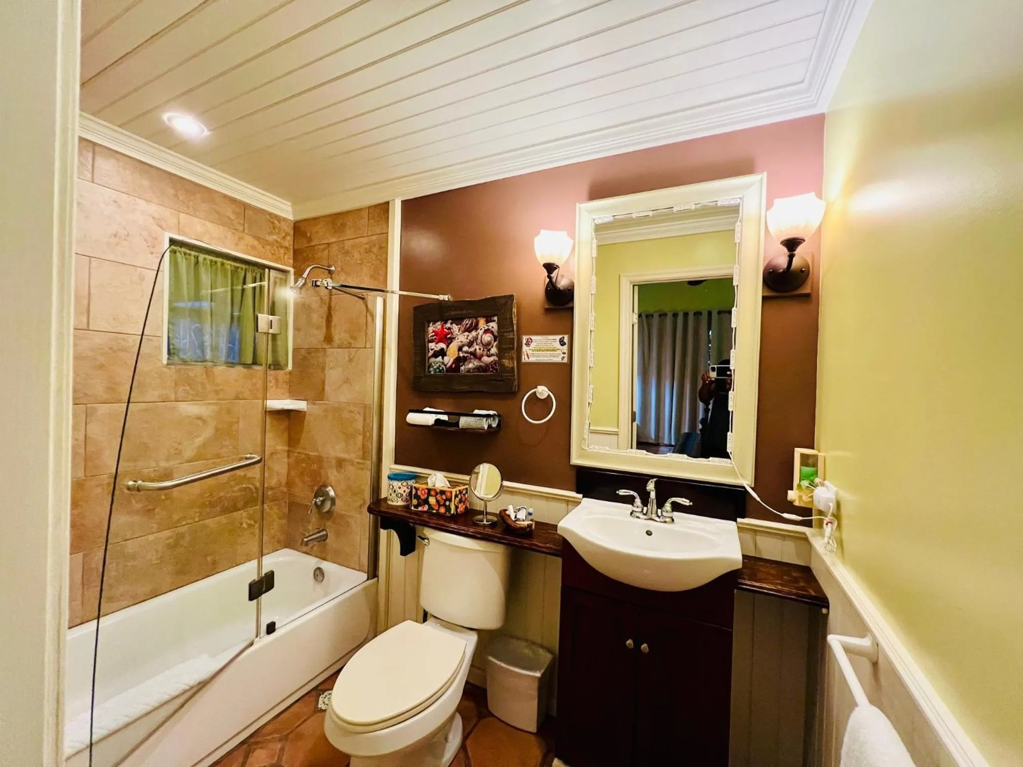 Shower in Villa Allamanda Eleuthera