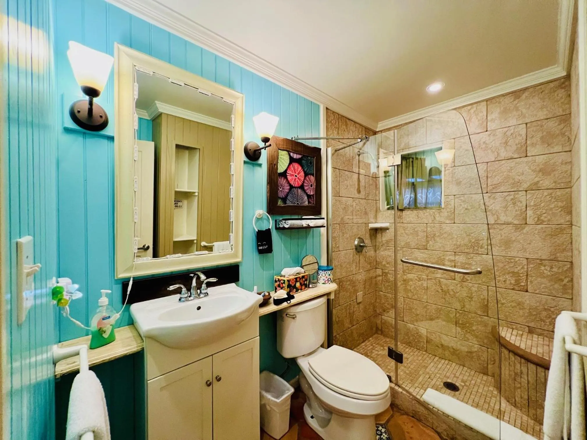 Bathroom in Villa Allamanda Eleuthera