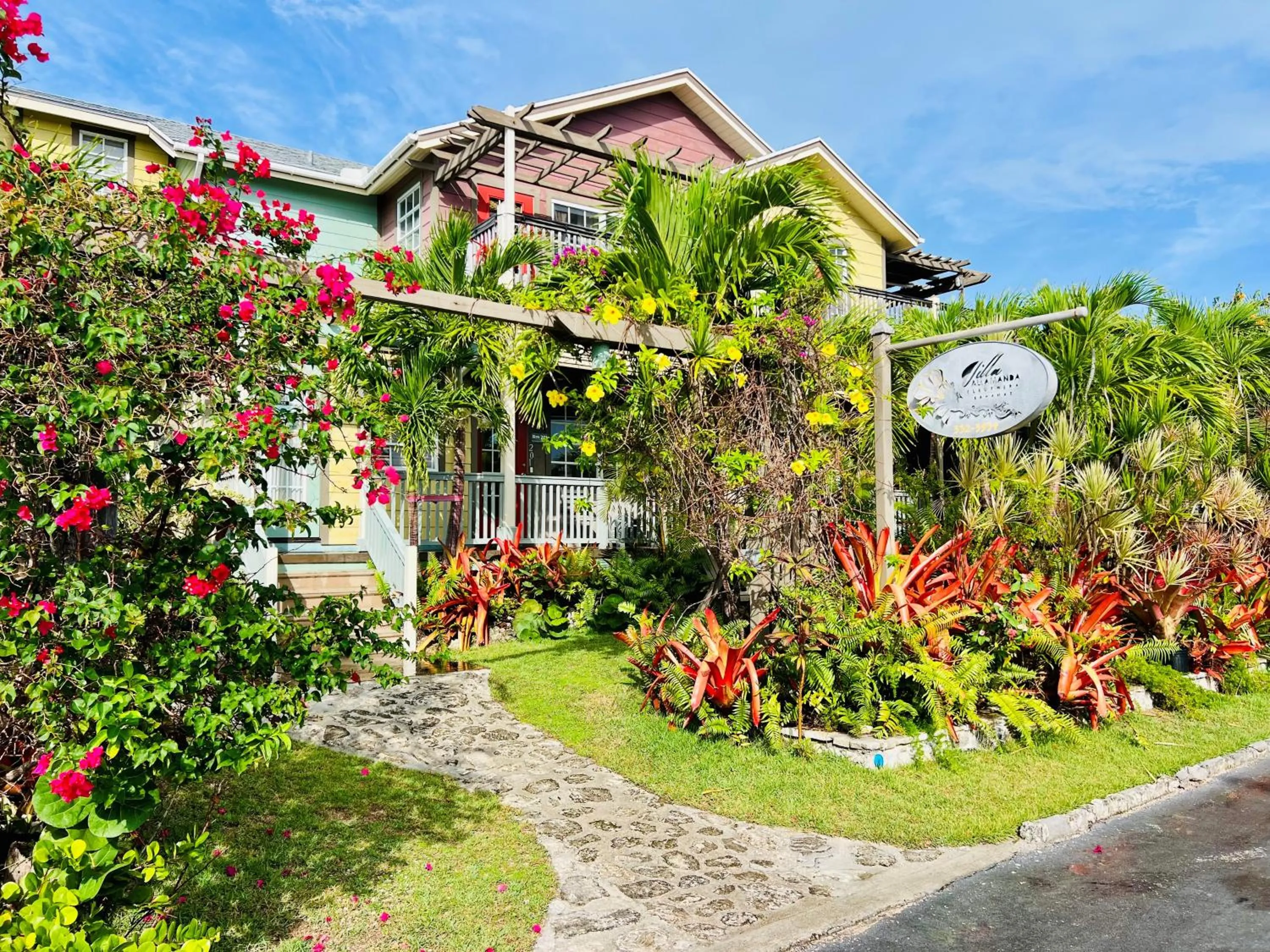 Property building in Villa Allamanda Eleuthera