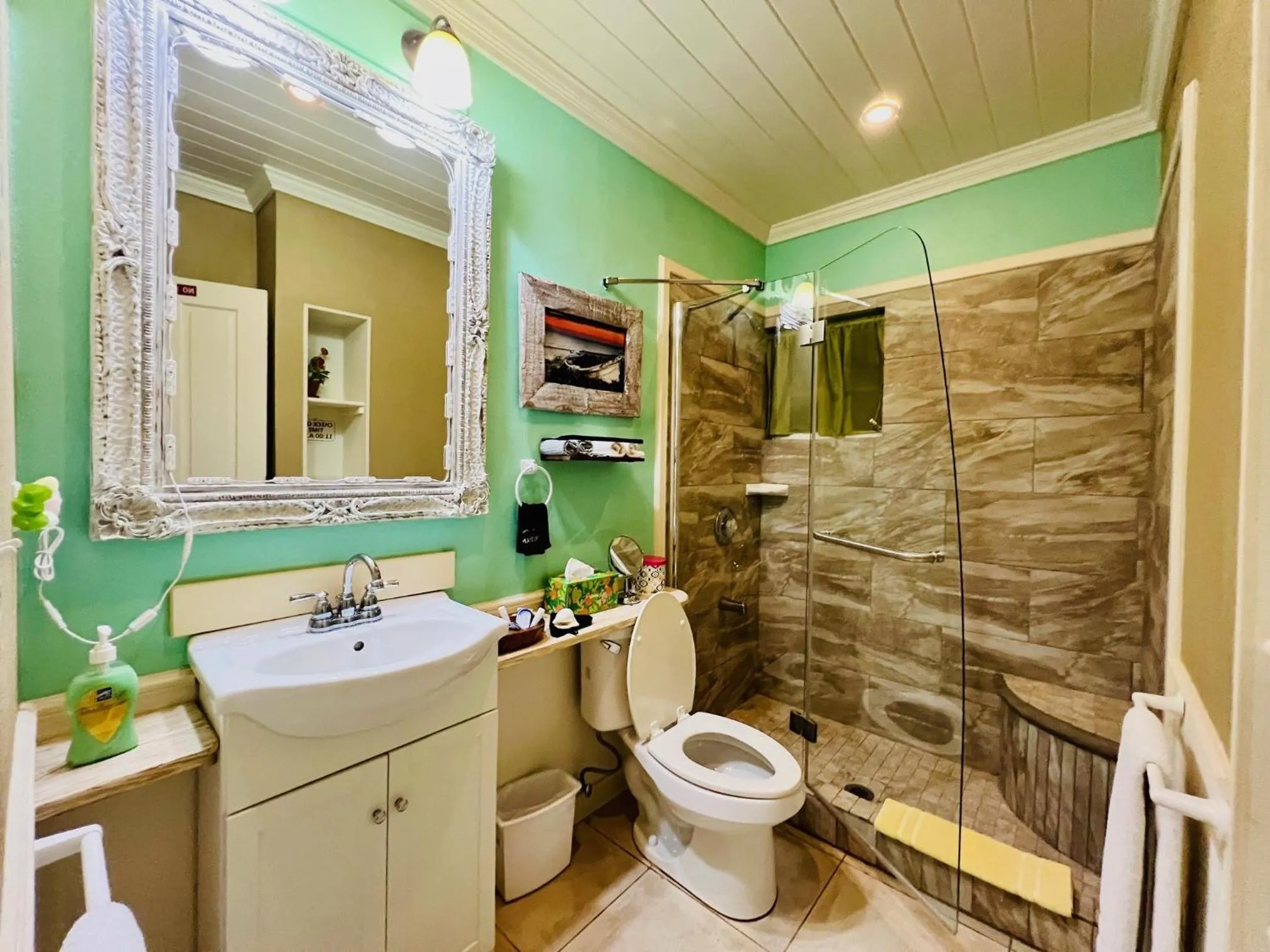 Bathroom in Villa Allamanda Eleuthera