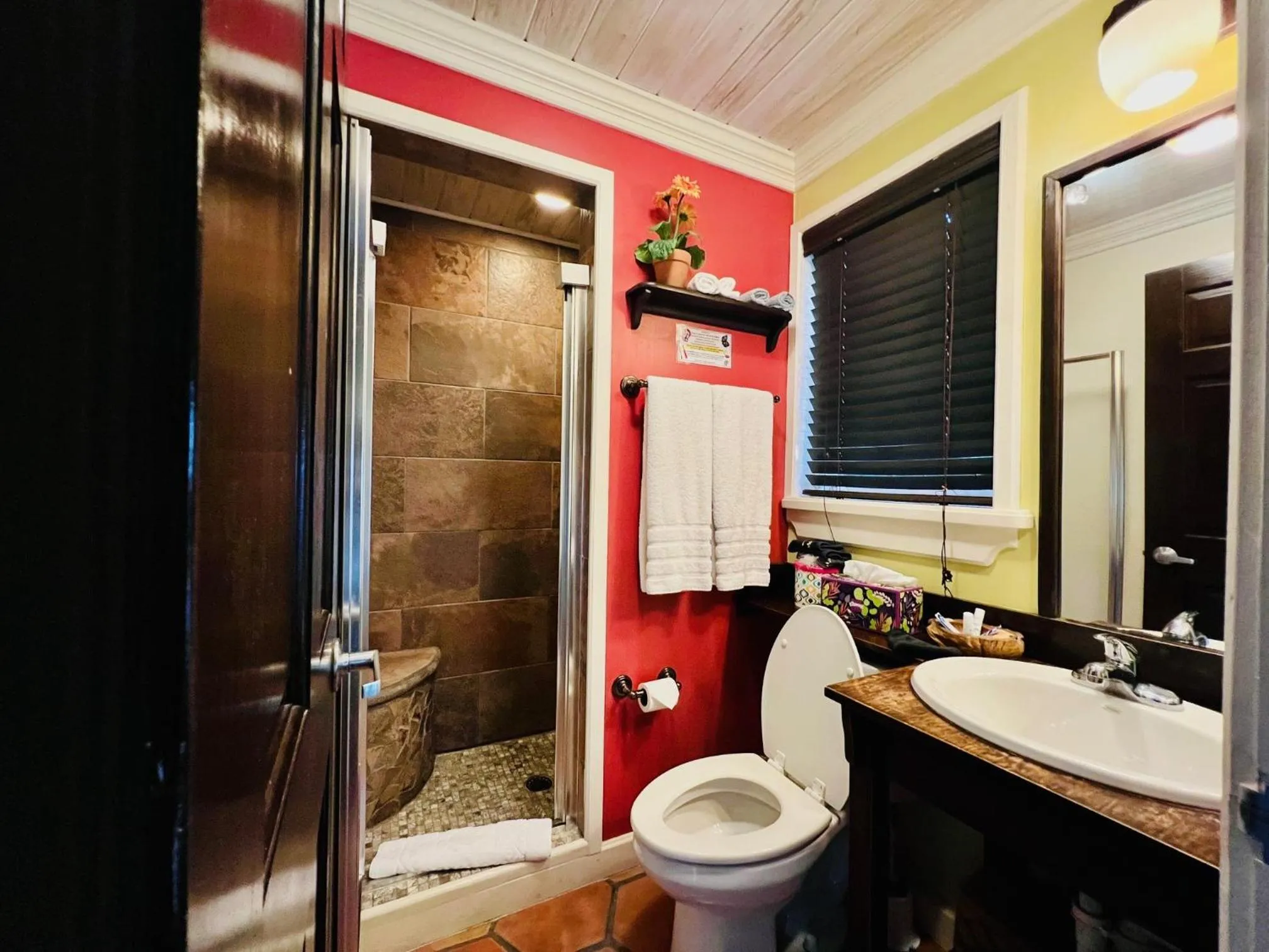 Bathroom in Villa Allamanda Eleuthera