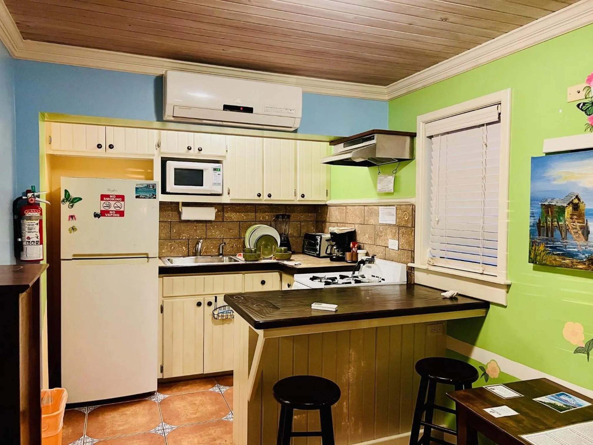 kitchen in Villa Allamanda Eleuthera