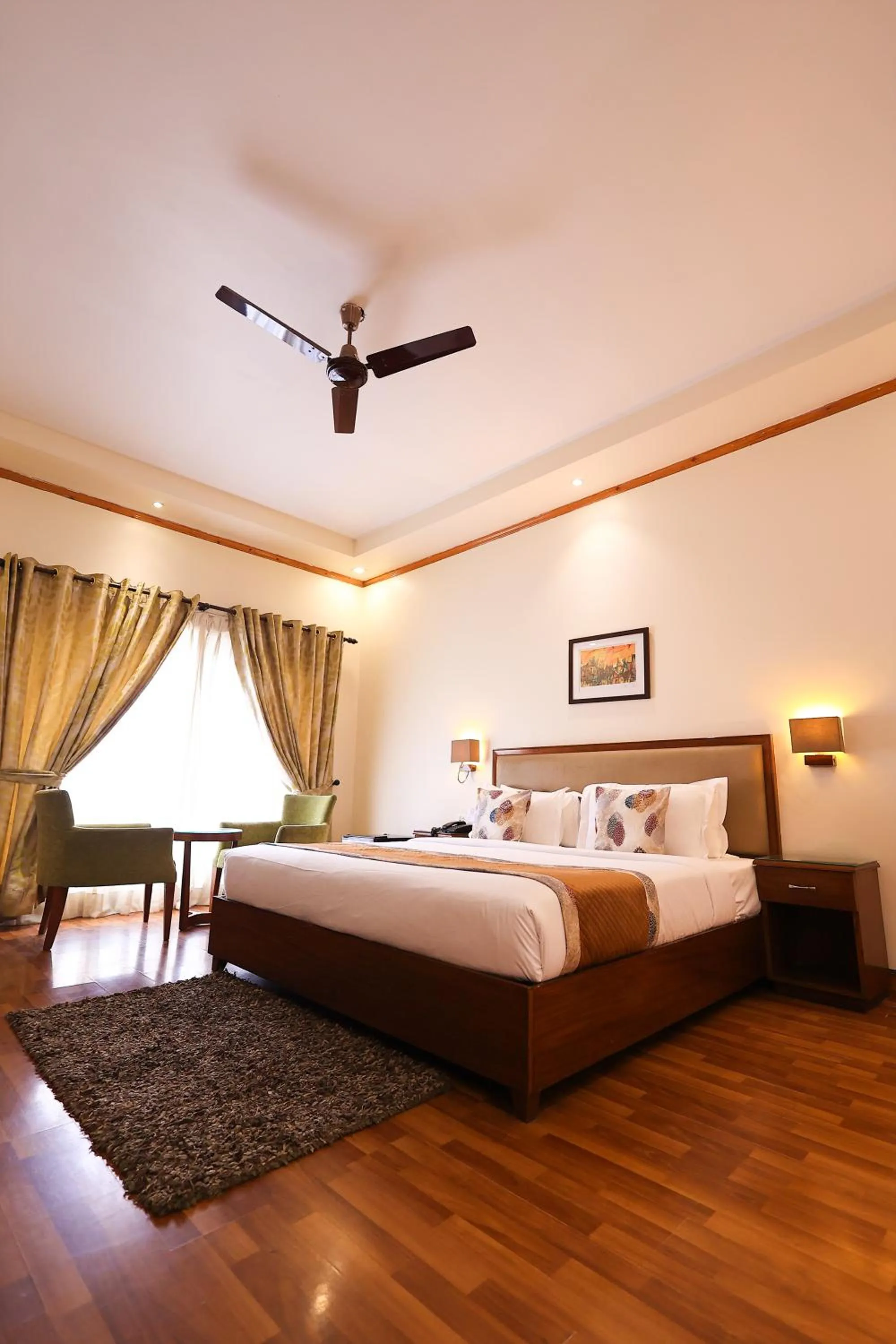 Photo of the whole room, Bed in Foxoso Misty Oaks - Hotel & Resort