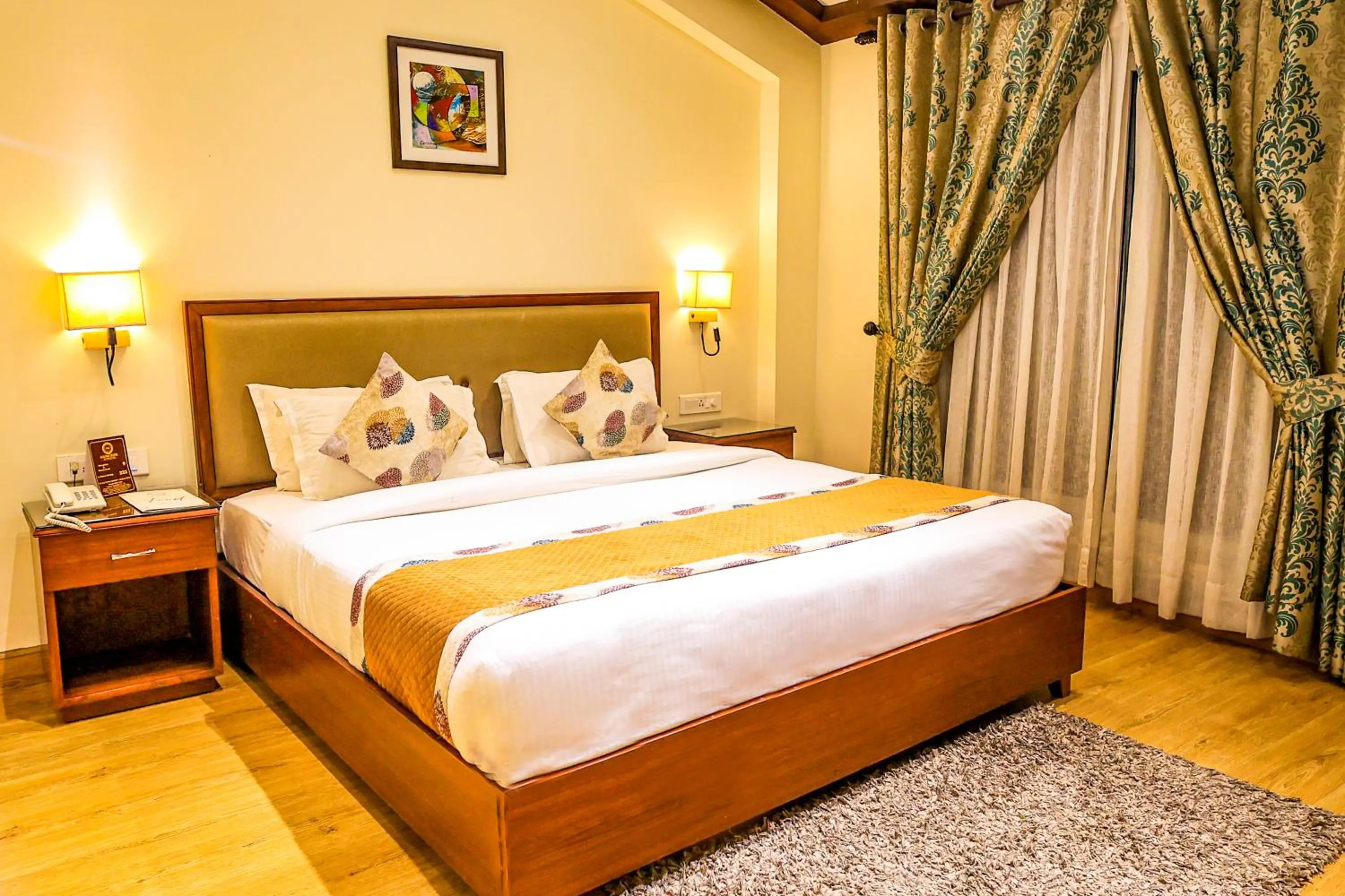 Photo of the whole room, Bed in Foxoso Misty Oaks - Hotel & Resort