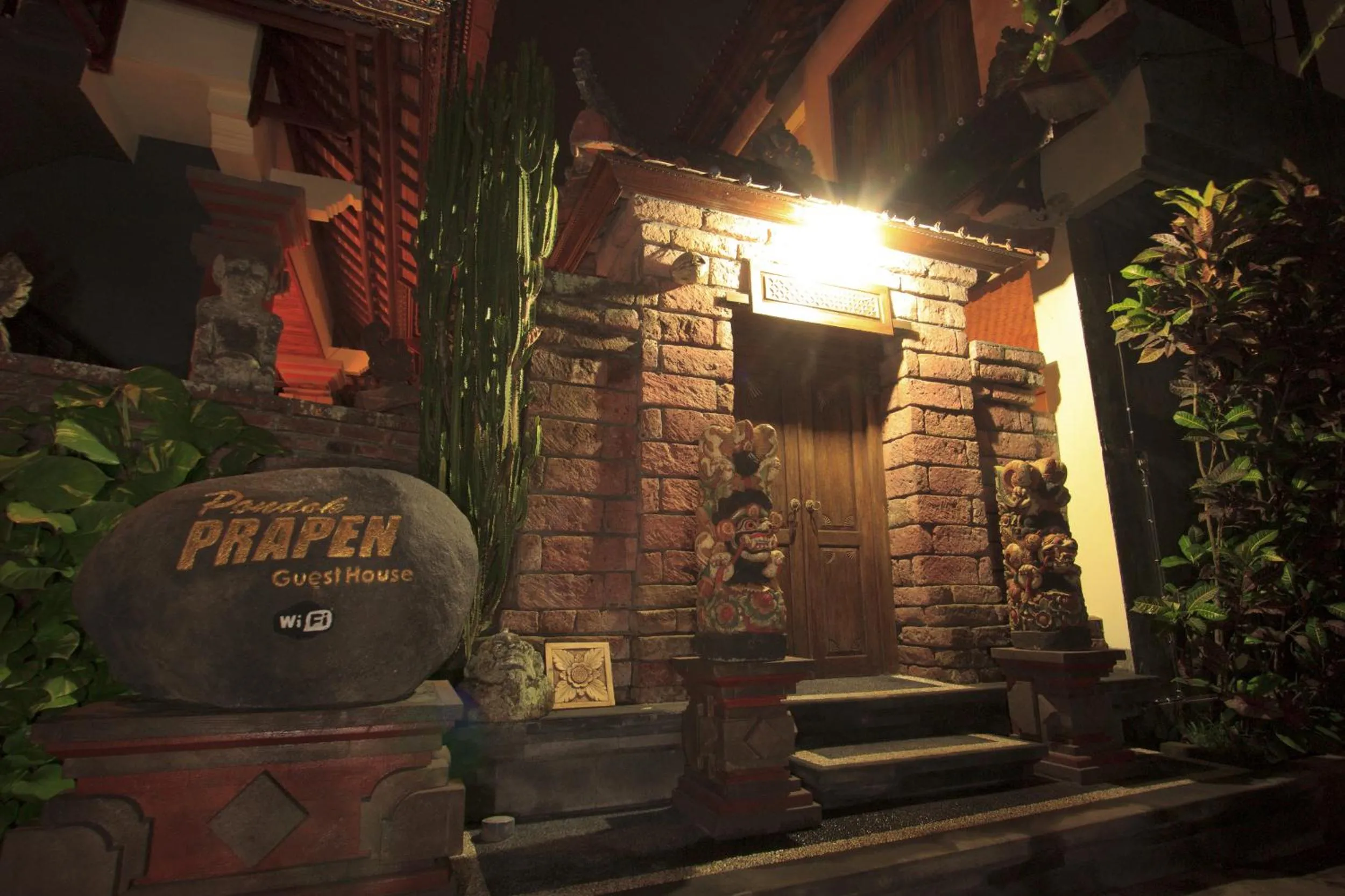 Facade/entrance in Pondok Prapen Guest House