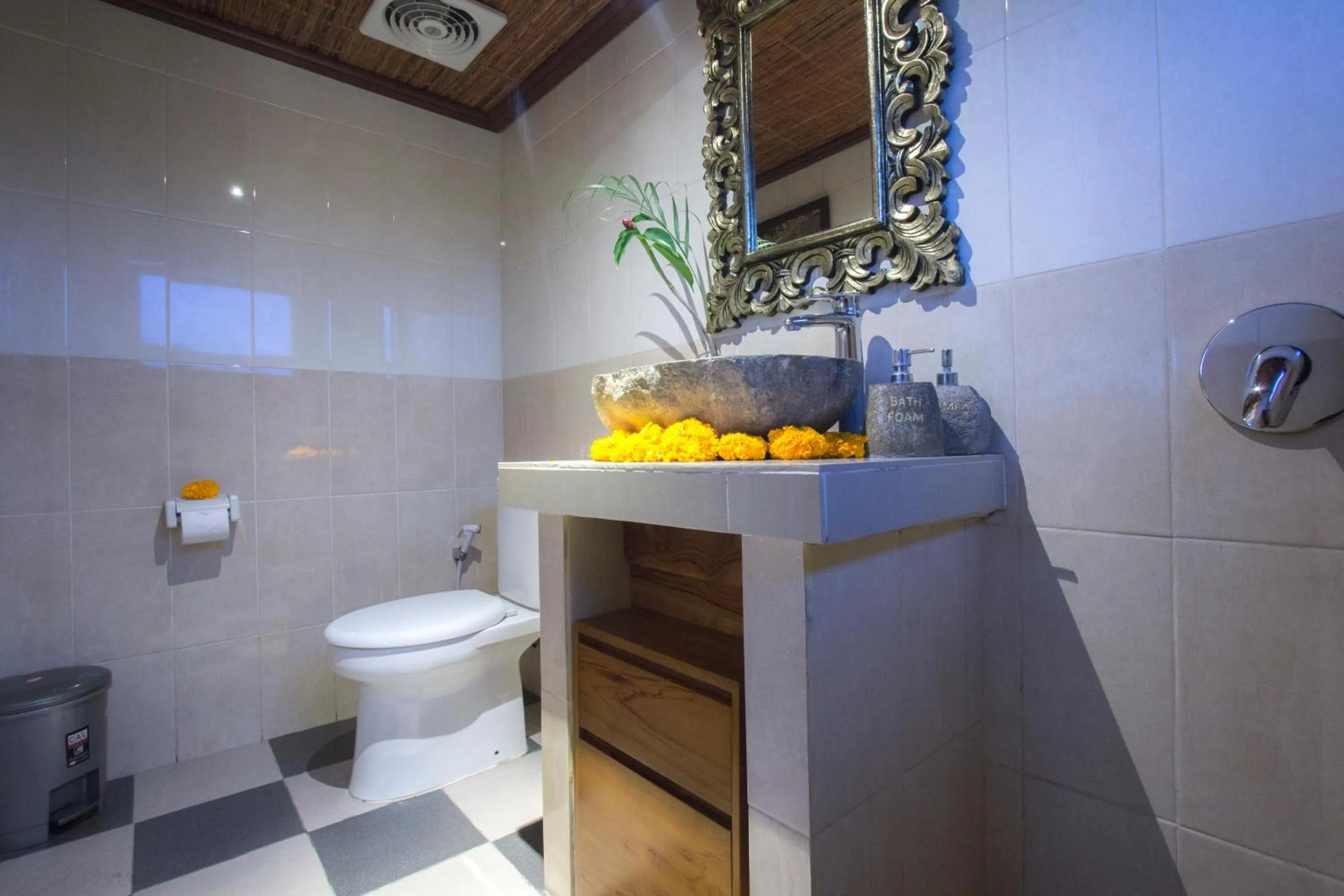 Bathroom in Pondok Prapen Guest House