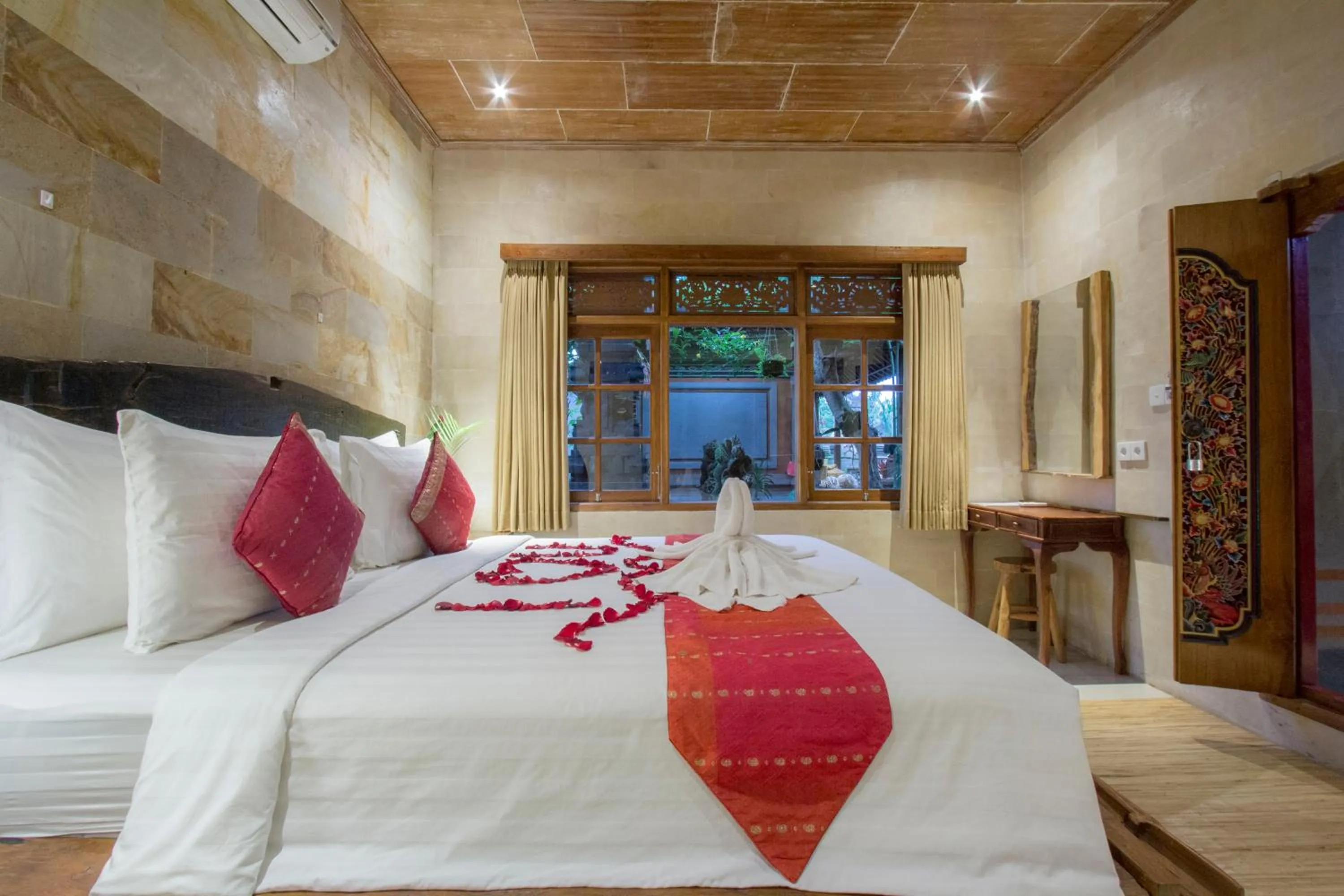 Photo of the whole room, Bed in Pondok Prapen Guest House