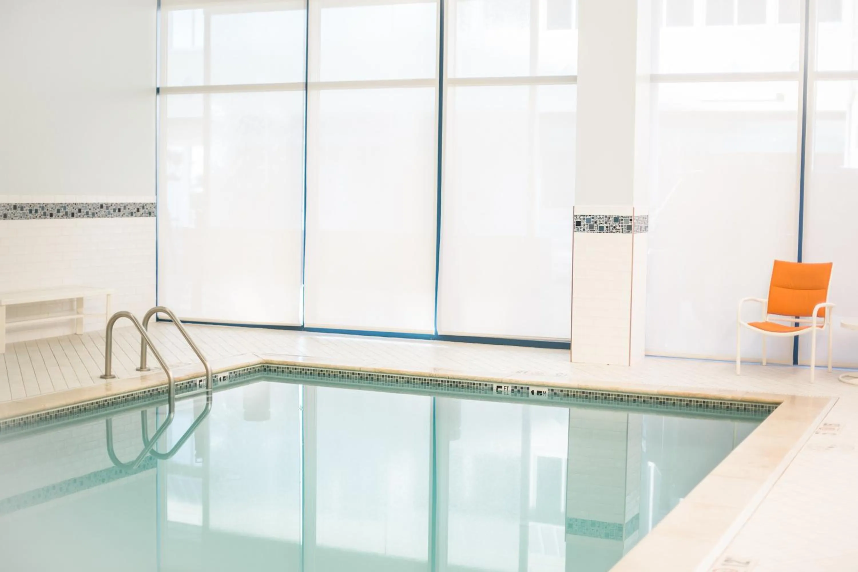 Swimming pool in Hyatt House Schenectady / Mohawk Harbor