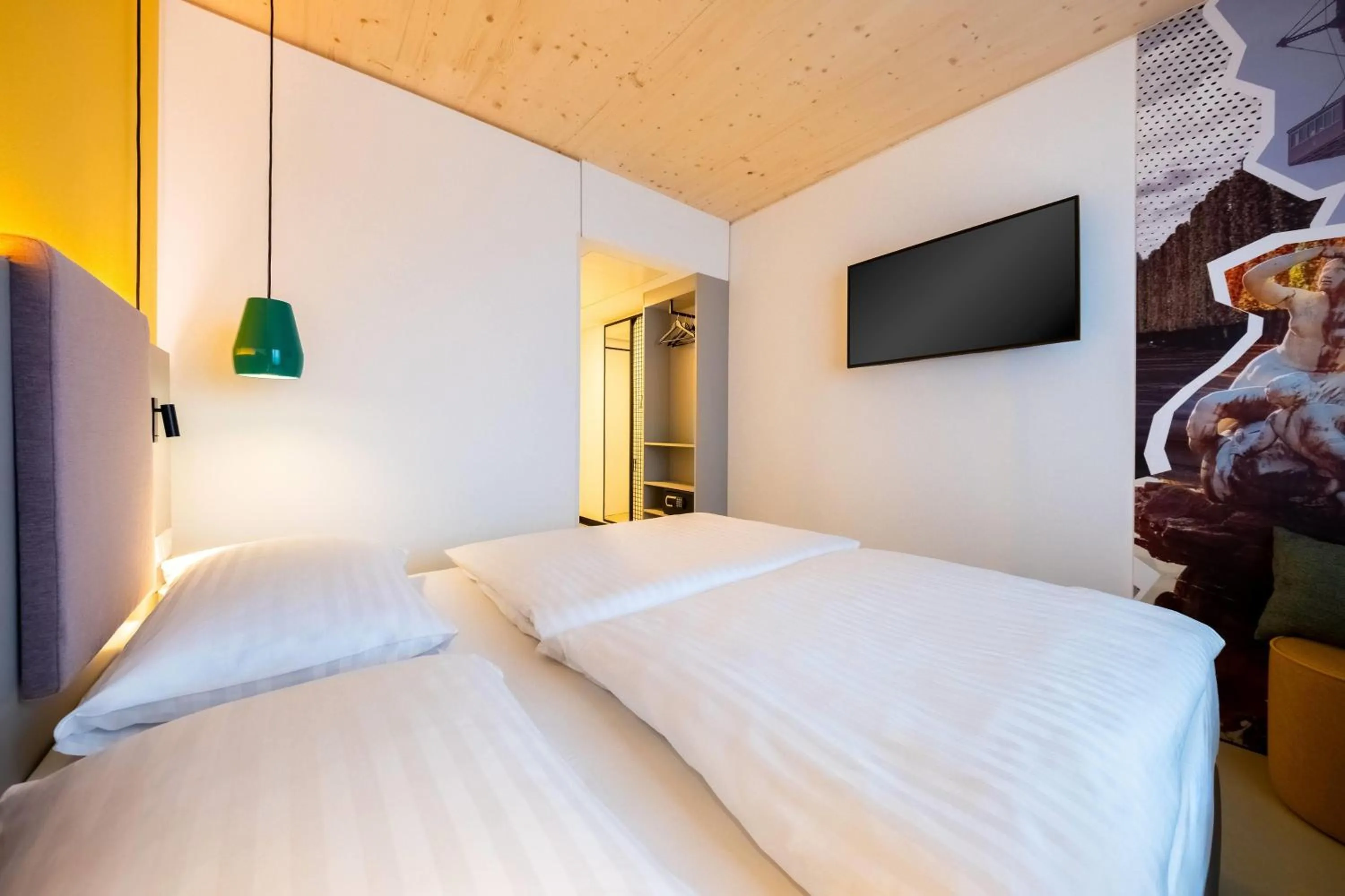 Photo of the whole room, Bed in Vienna House Easy by Wyndham Vienna Airport