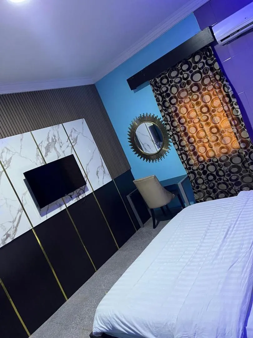 Bed in Hotel Paris Suites