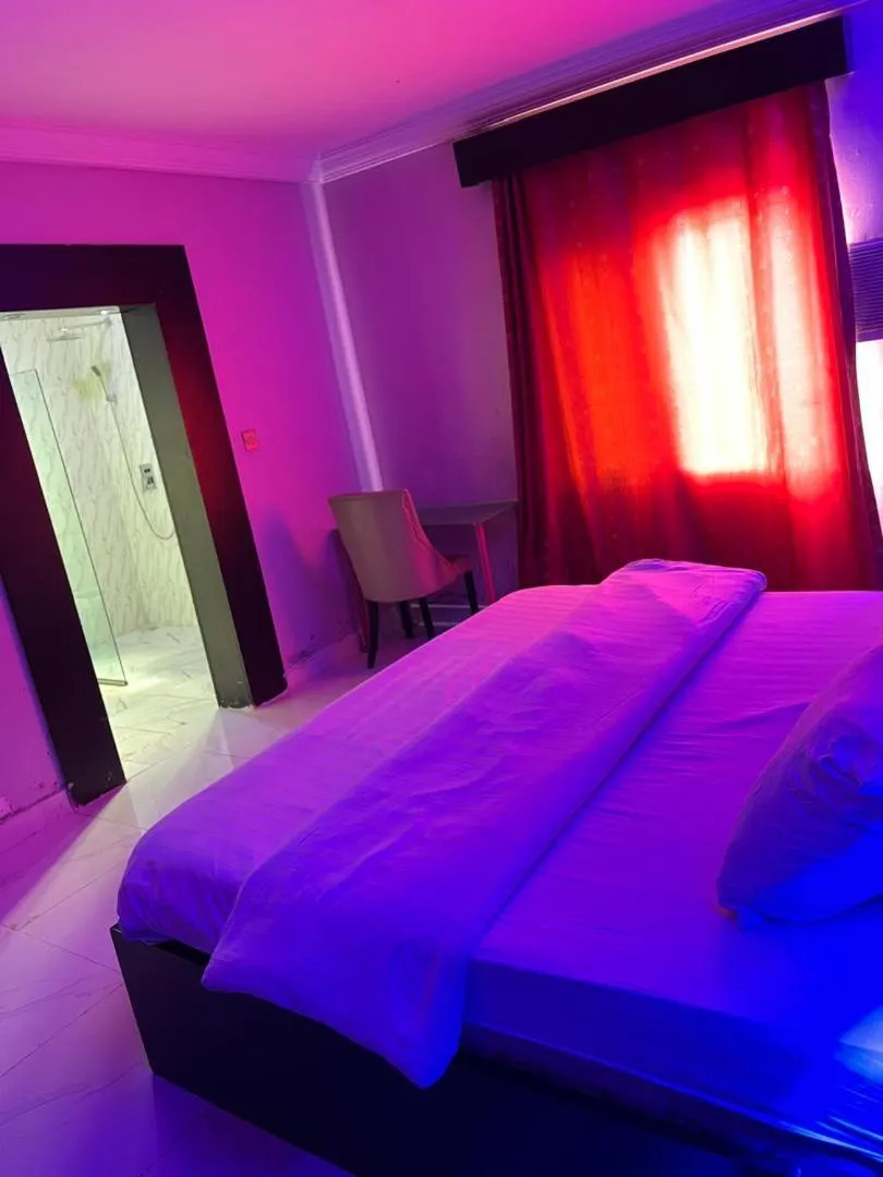 Bed in Hotel Paris Suites