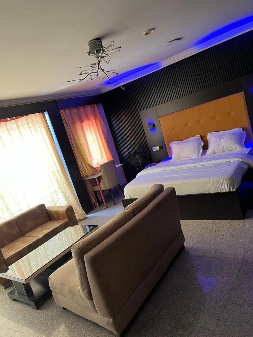 Bed in Hotel Paris Suites