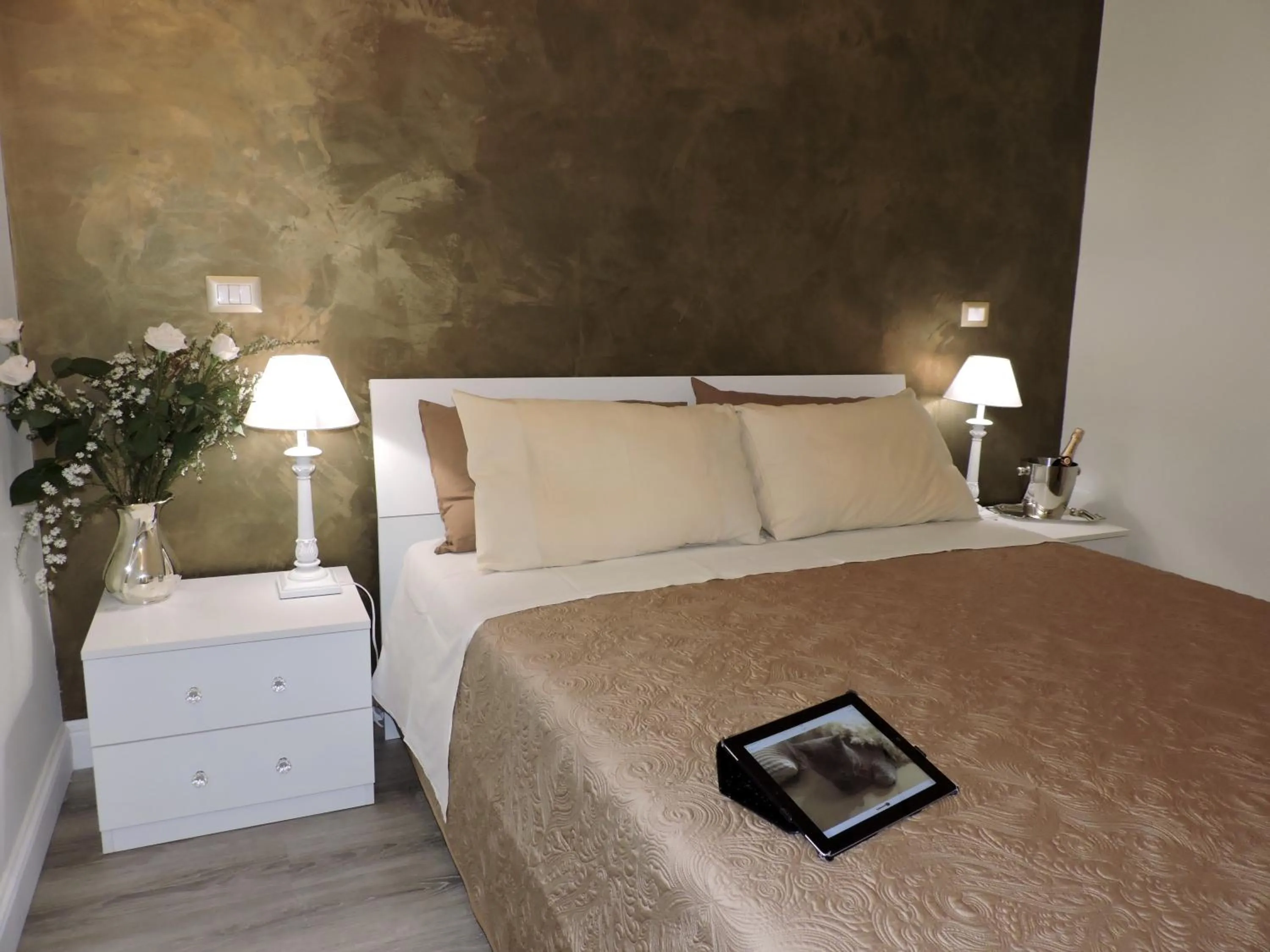 Photo of the whole room, Bed in Anfiteatro Suite