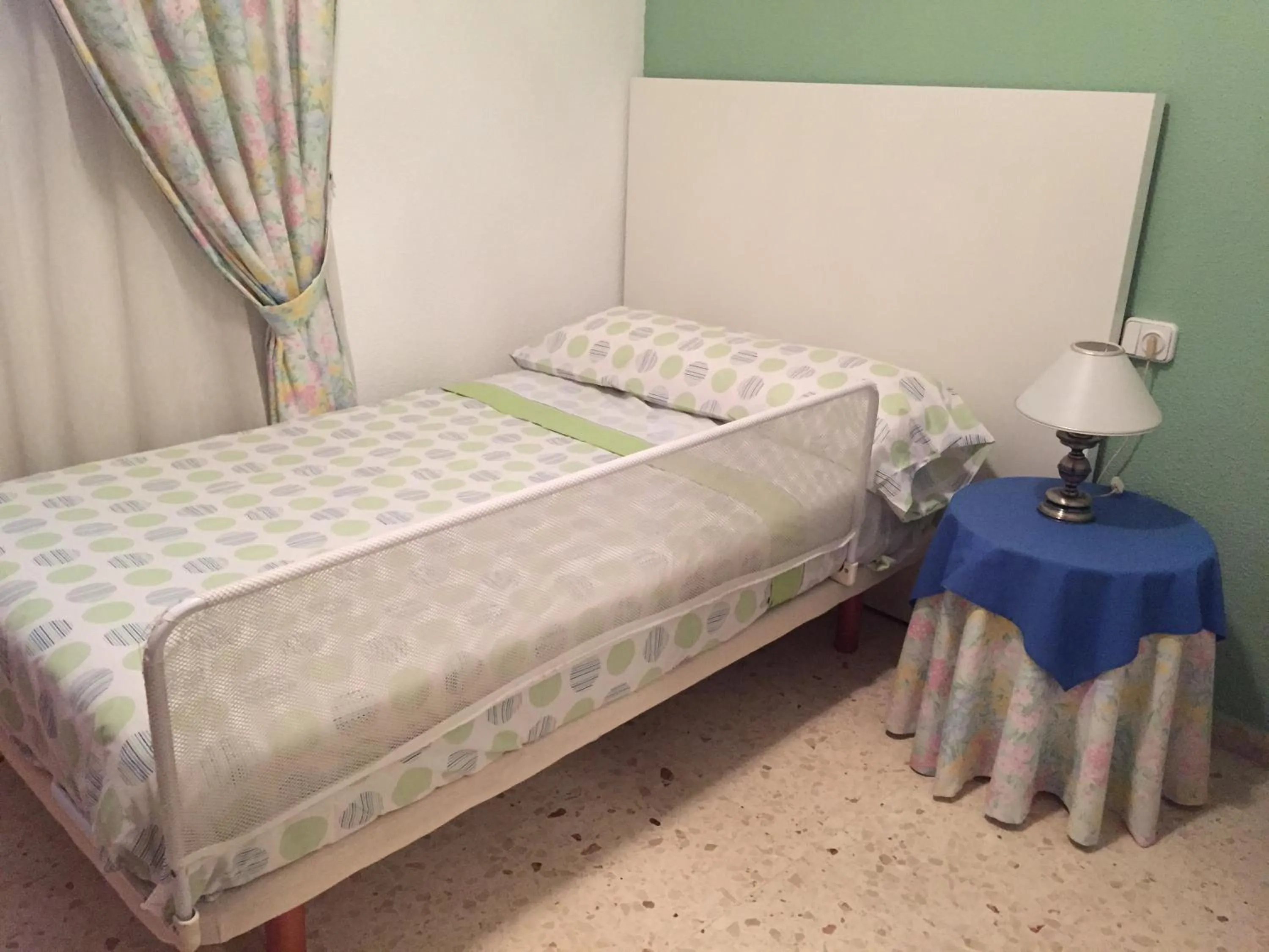 Photo of the whole room, Bed in Valencia Centro WiFi