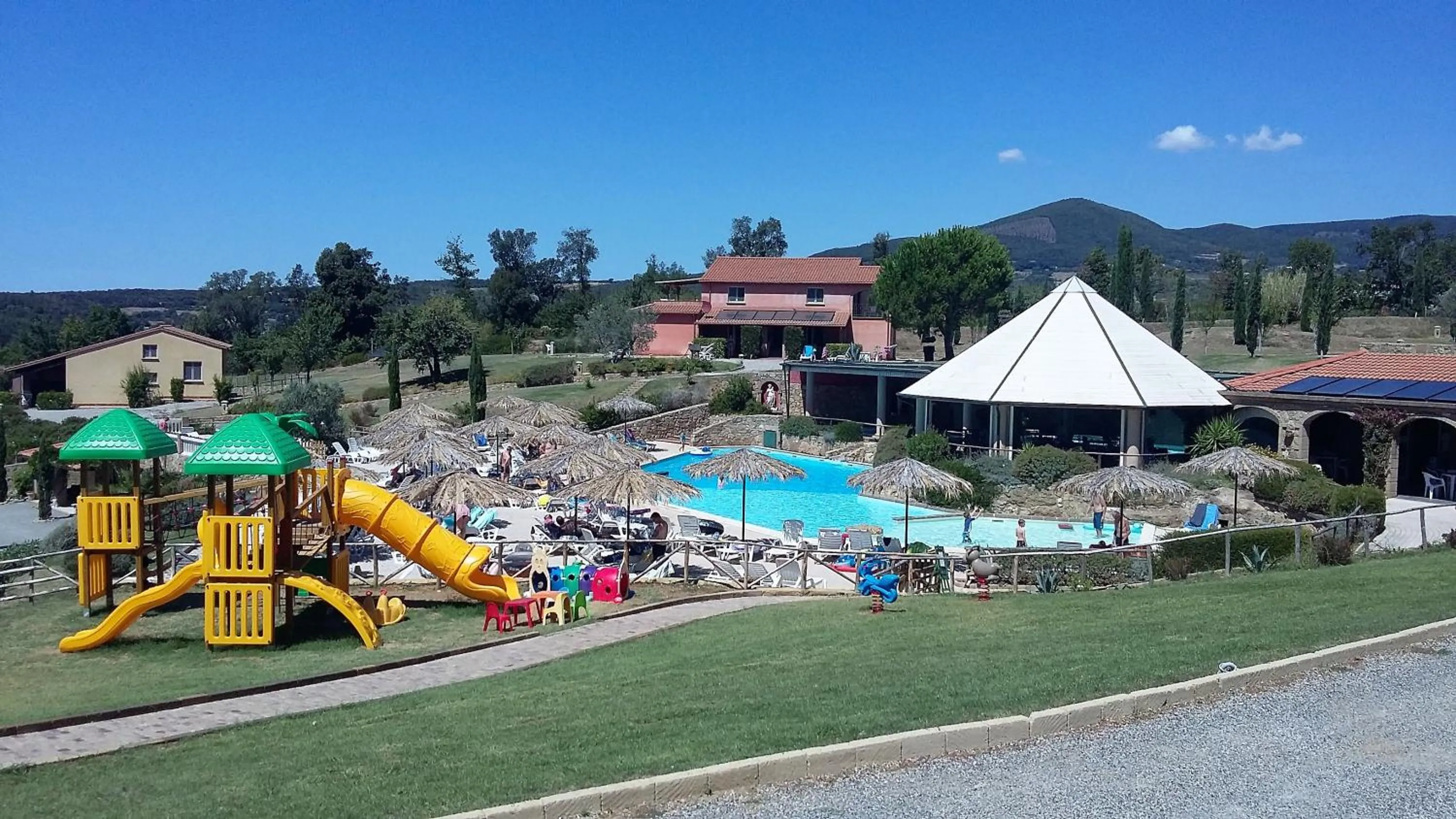 Pool view in Borgo Felciaione