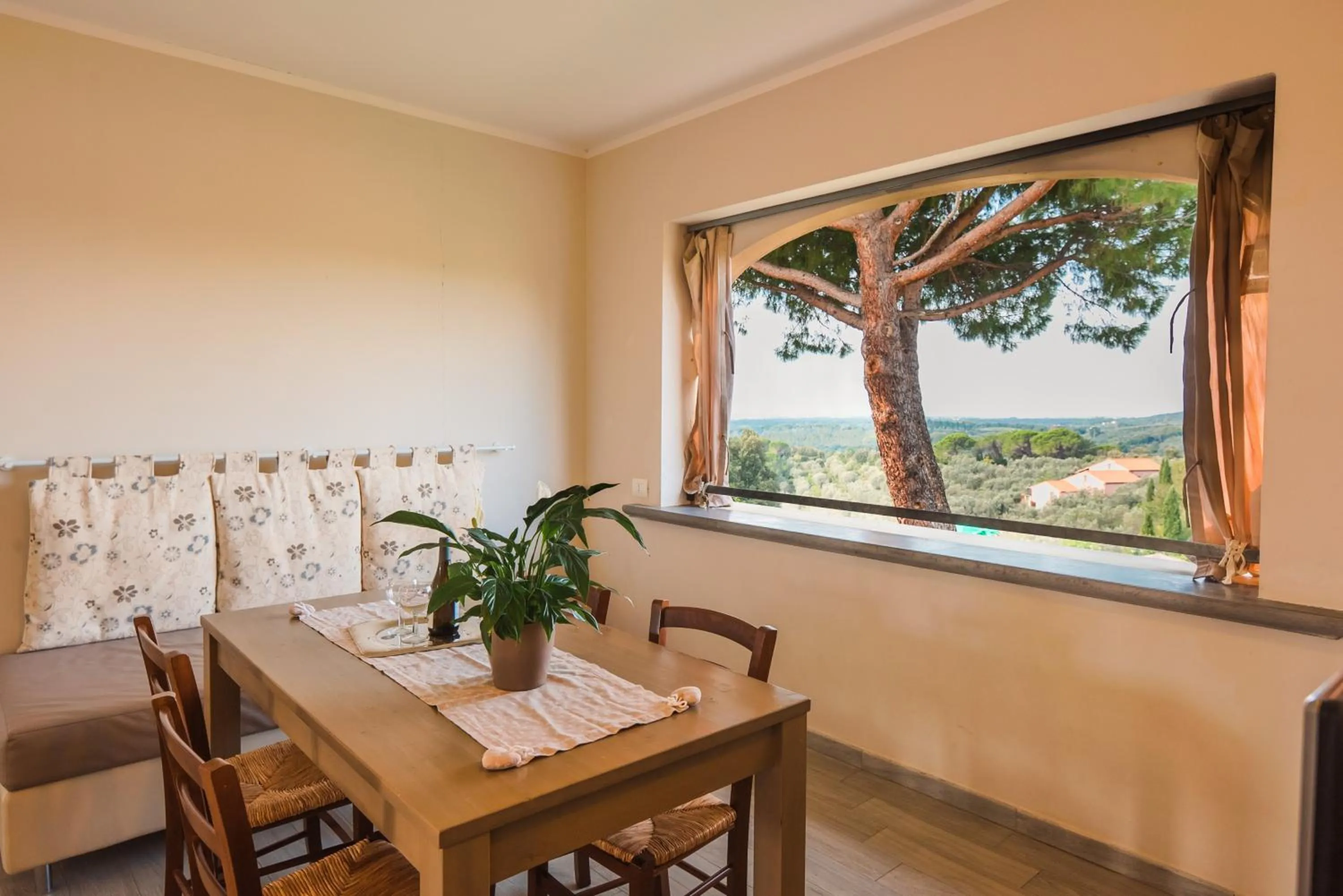 Dining area in Borgo Felciaione