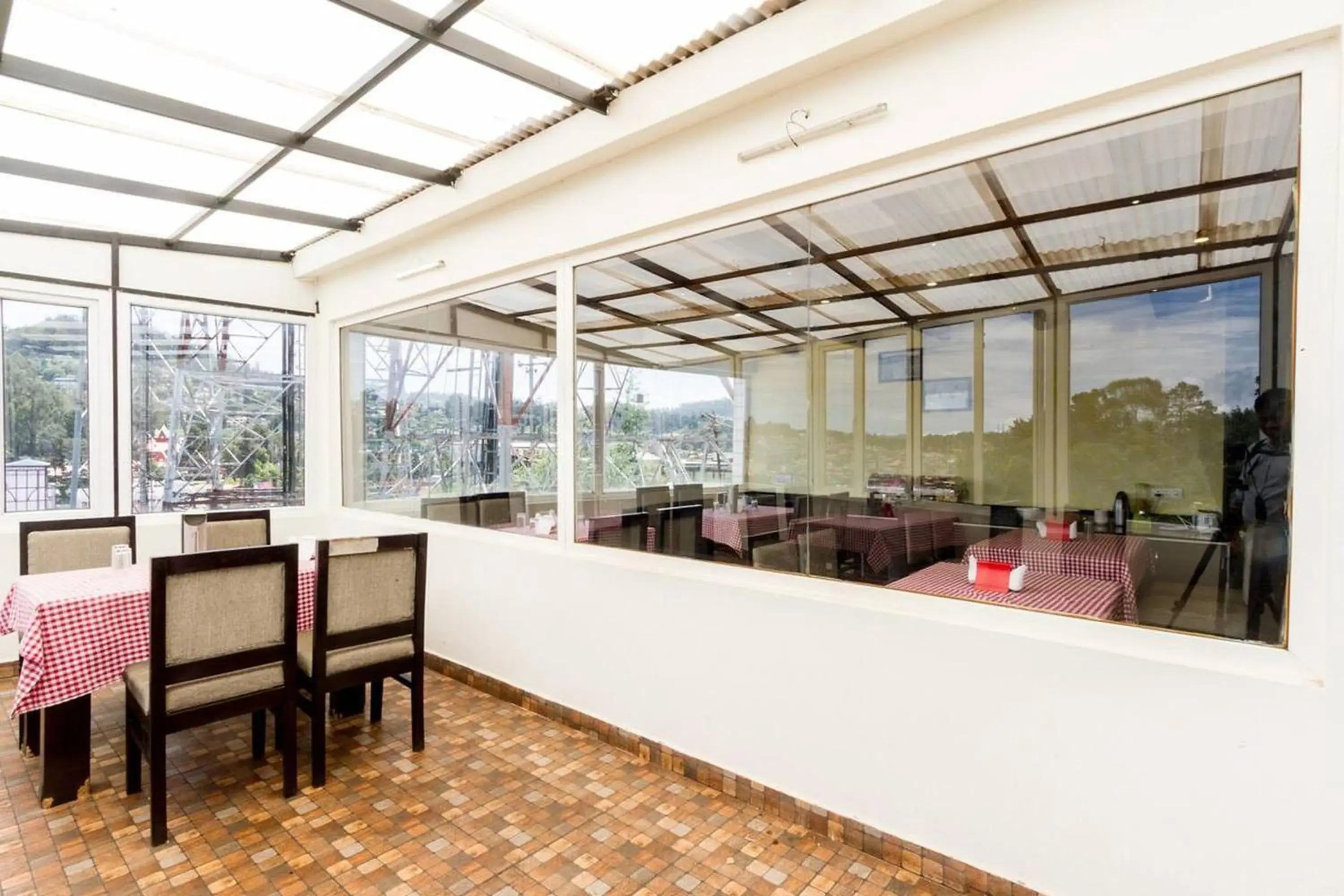 Restaurant/places to eat in FabHotel Sholas Residency I - Nr Government Rose Garden Restaurant/places to eat in FabHotel Sholas Residency I - Nr Government Rose Garden