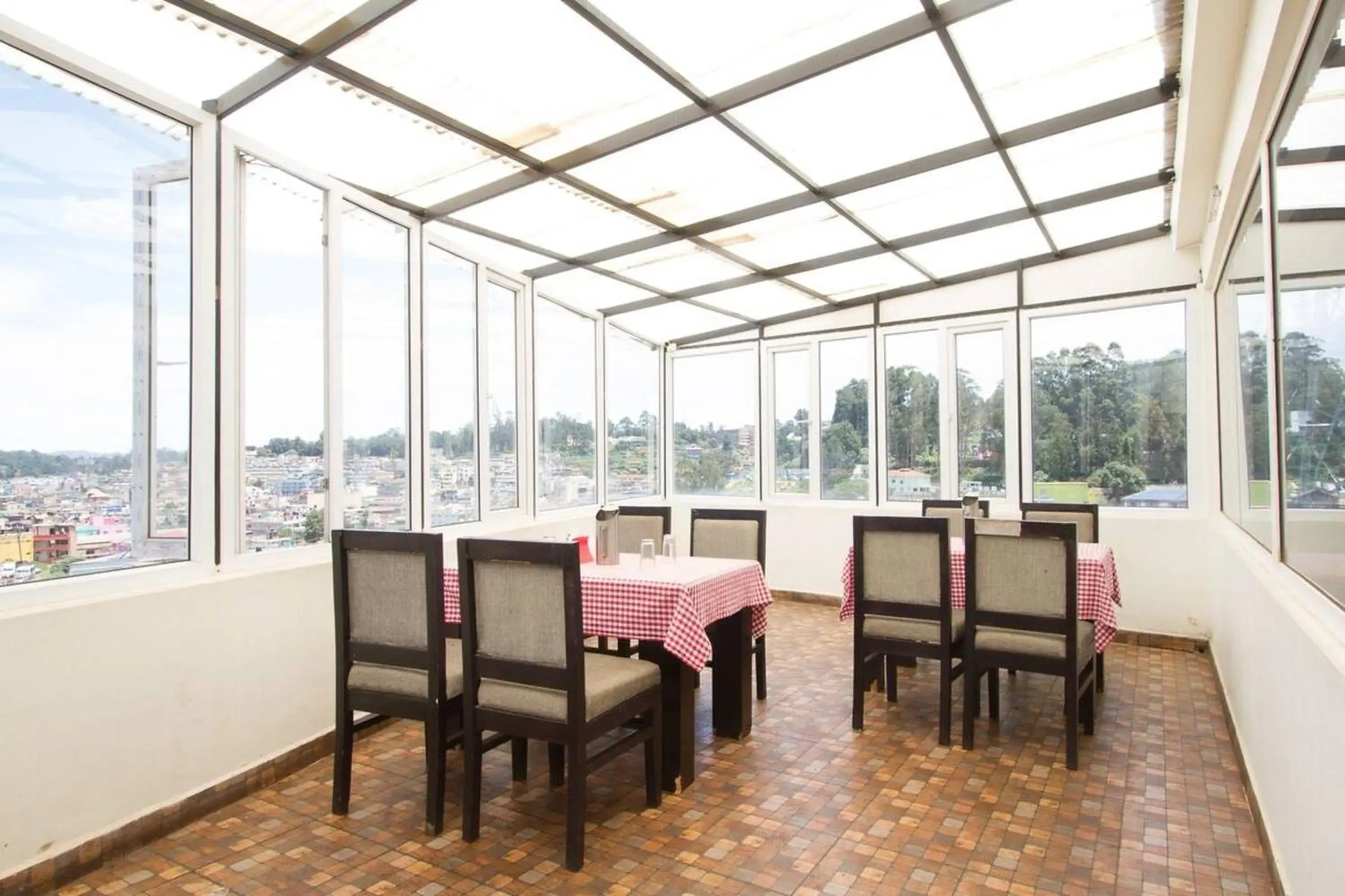 Restaurant/places to eat in FabHotel Sholas Residency I - Nr Government Rose Garden Restaurant/places to eat in FabHotel Sholas Residency I - Nr Government Rose Garden