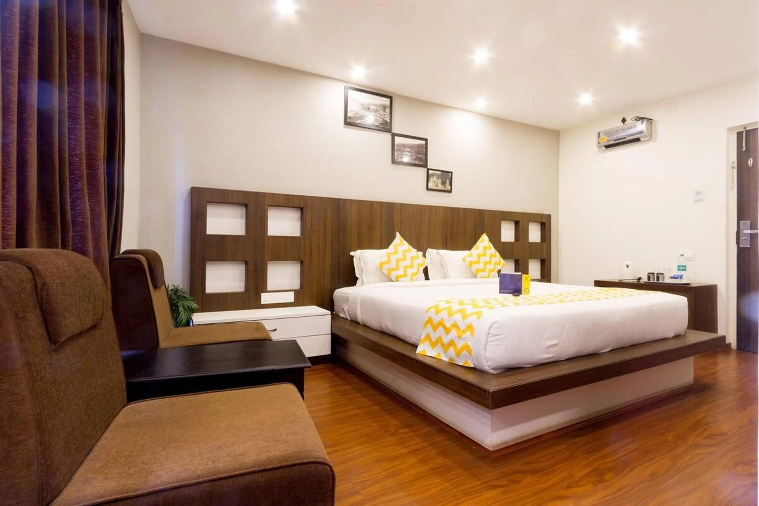 Bedroom, Bed in FabHotel Sholas Residency I - Nr Government Rose Garden
