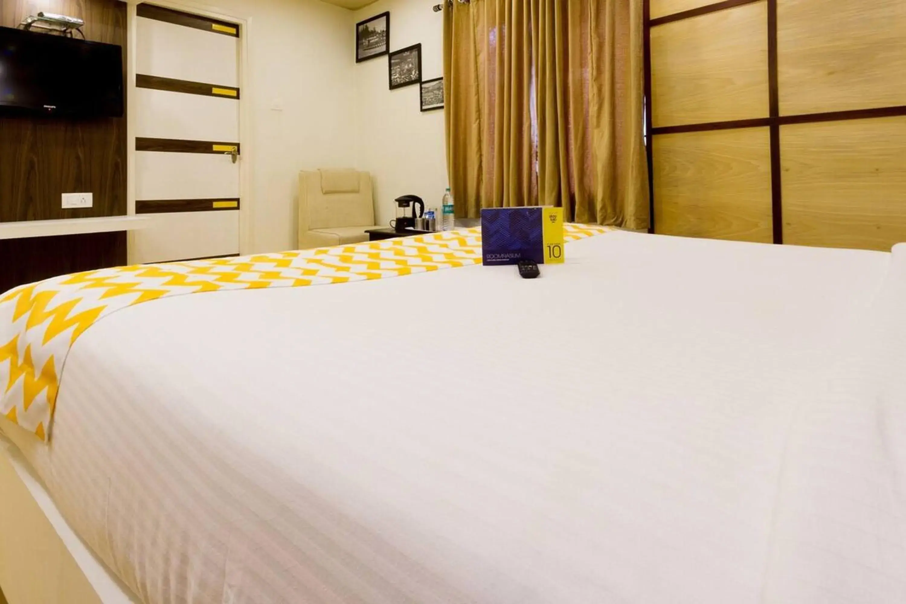 Bedroom, Bed in FabHotel Sholas Residency I - Nr Government Rose Garden Bedroom, Bed in FabHotel Sholas Residency I - Nr Government Rose Garden