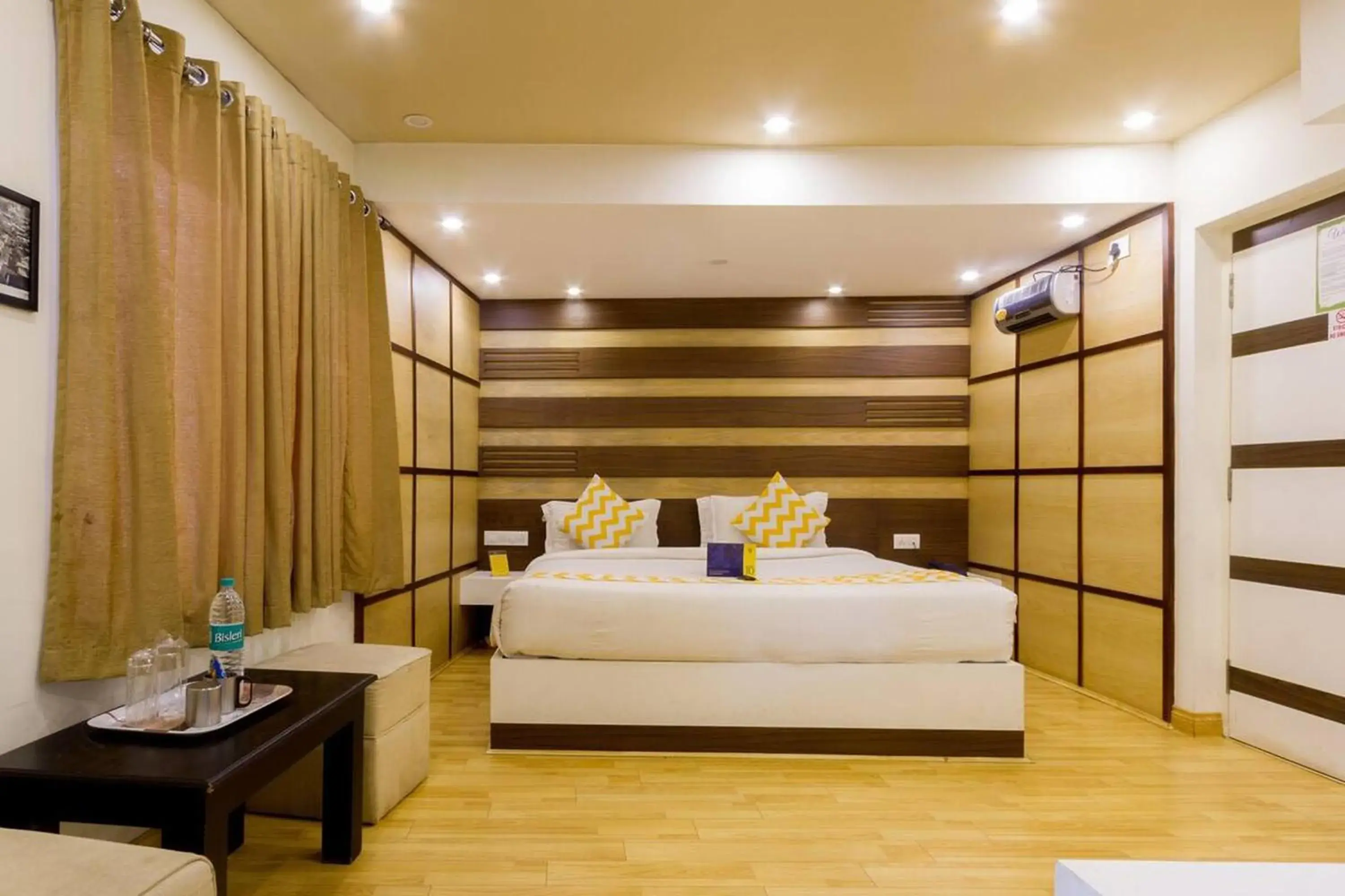 Coffee/tea facilities, Bed in FabHotel Sholas Residency I - Nr Government Rose Garden Coffee/tea facilities, Bed in FabHotel Sholas Residency I - Nr Government Rose Garden