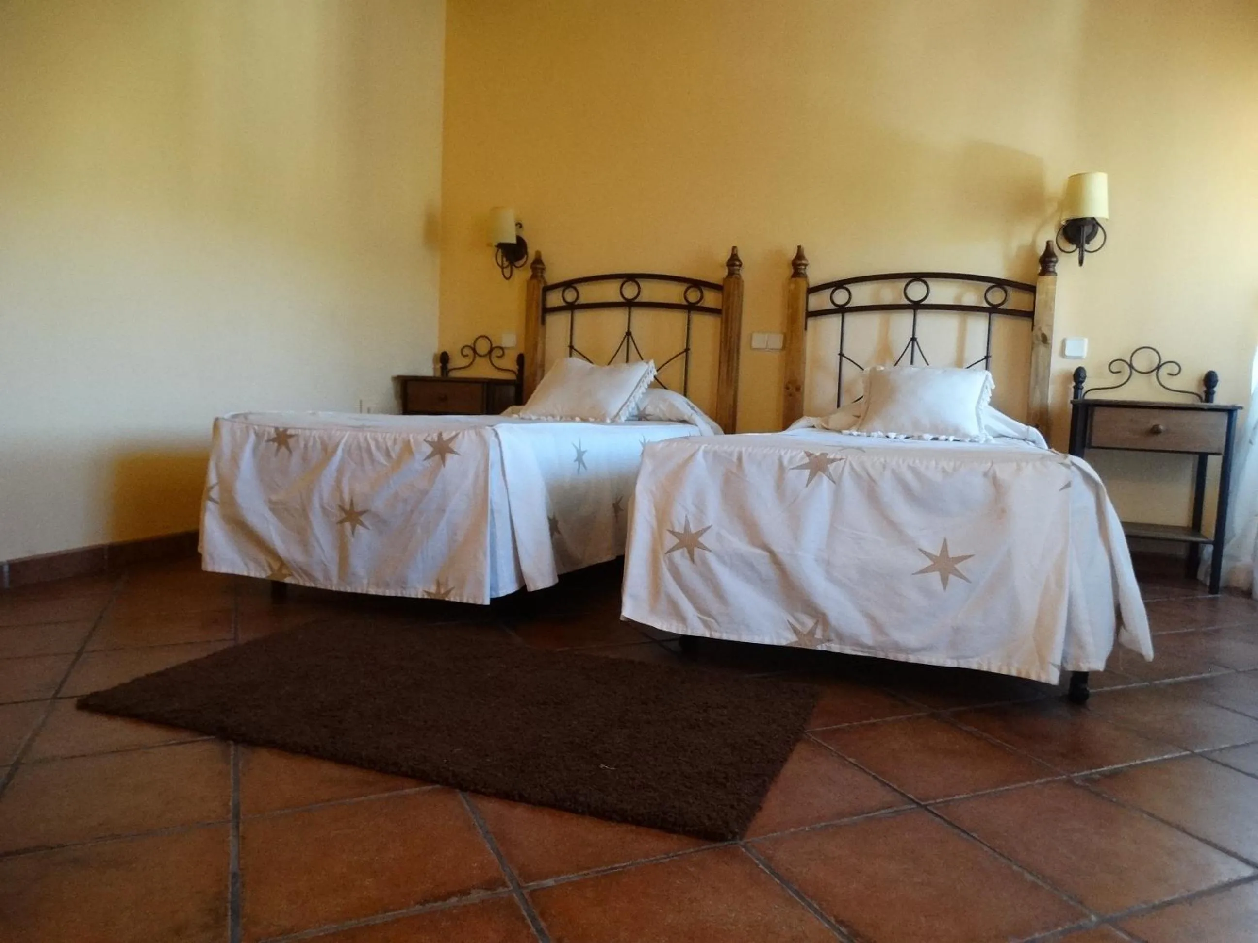 Bed in Hostal EL MESON