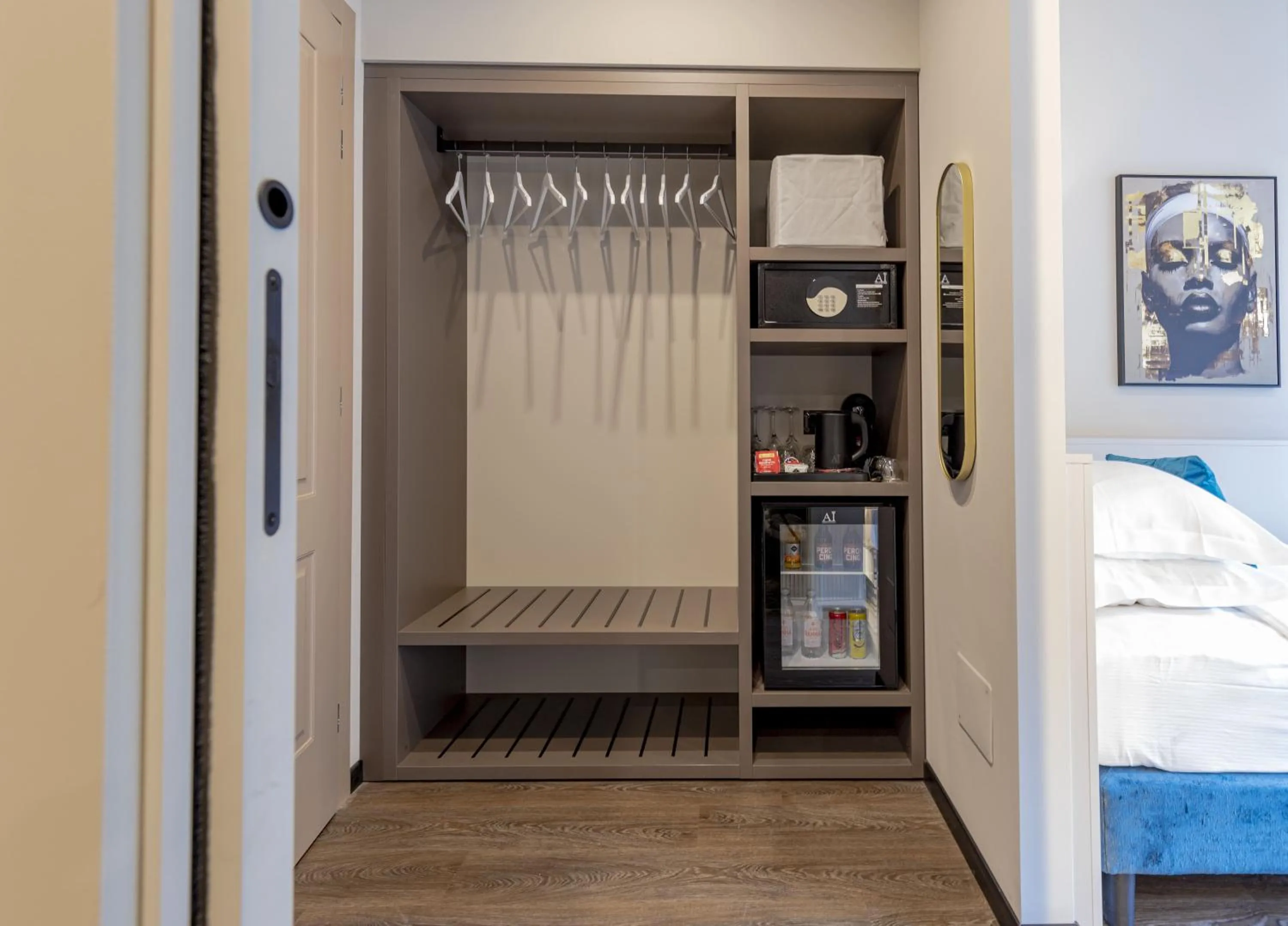wardrobe, Bed in AH - Collezione Brera