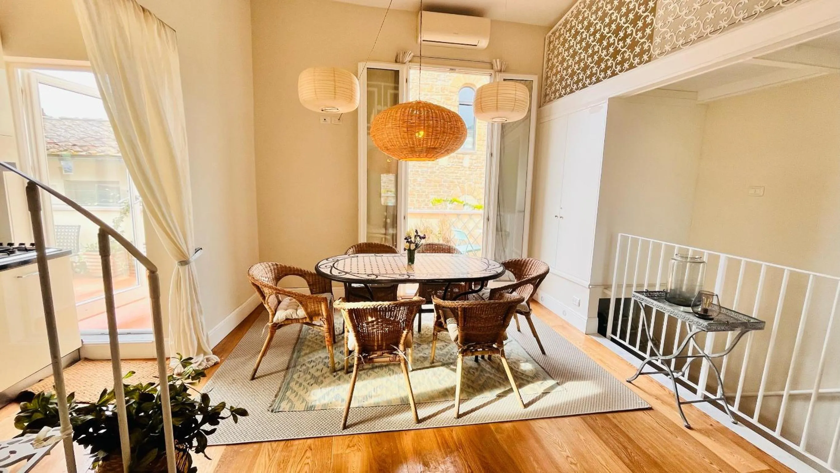 Borgo San Jacopo Penthouse by 360Rentals
