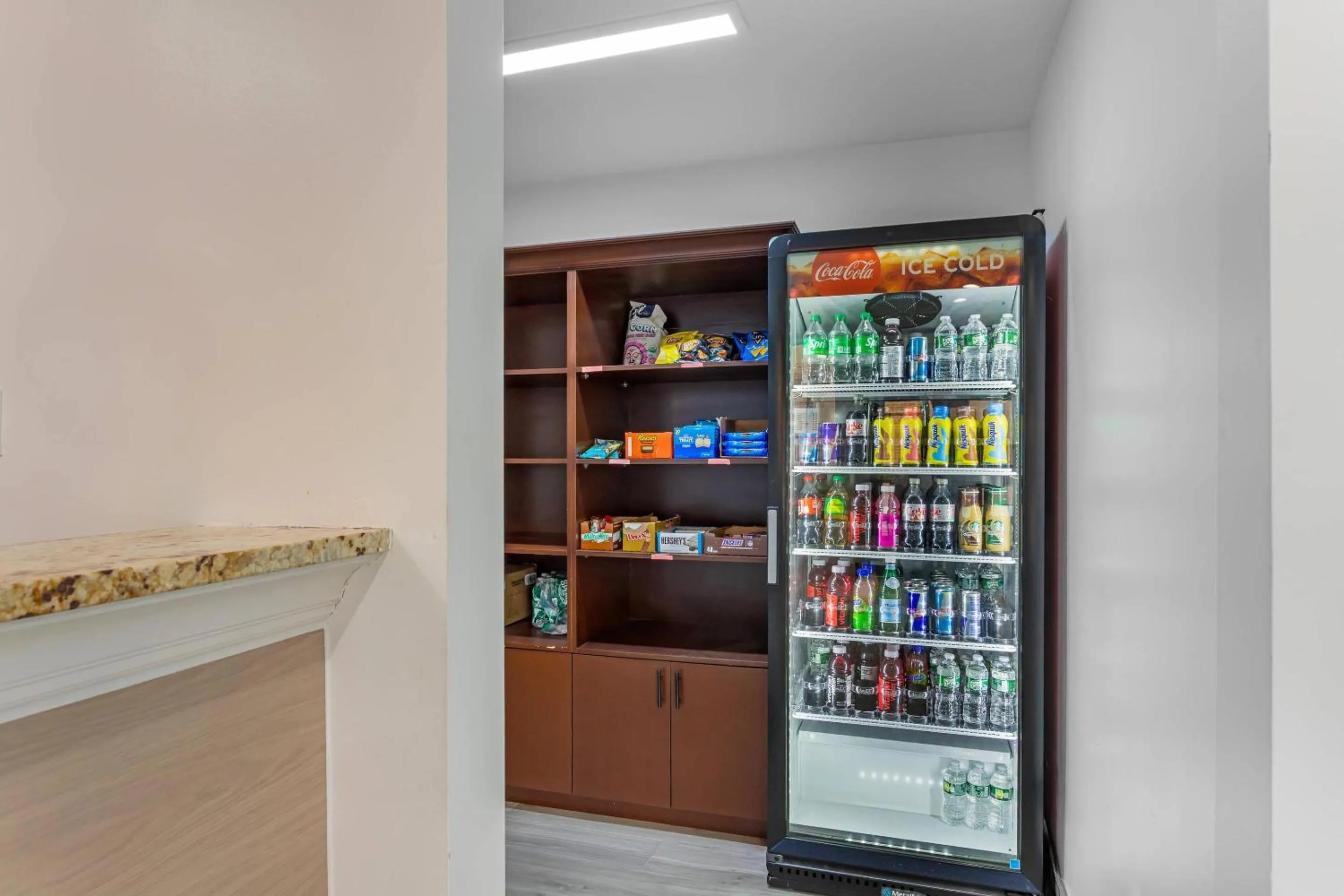 Restaurant/places to eat in Comfort Inn