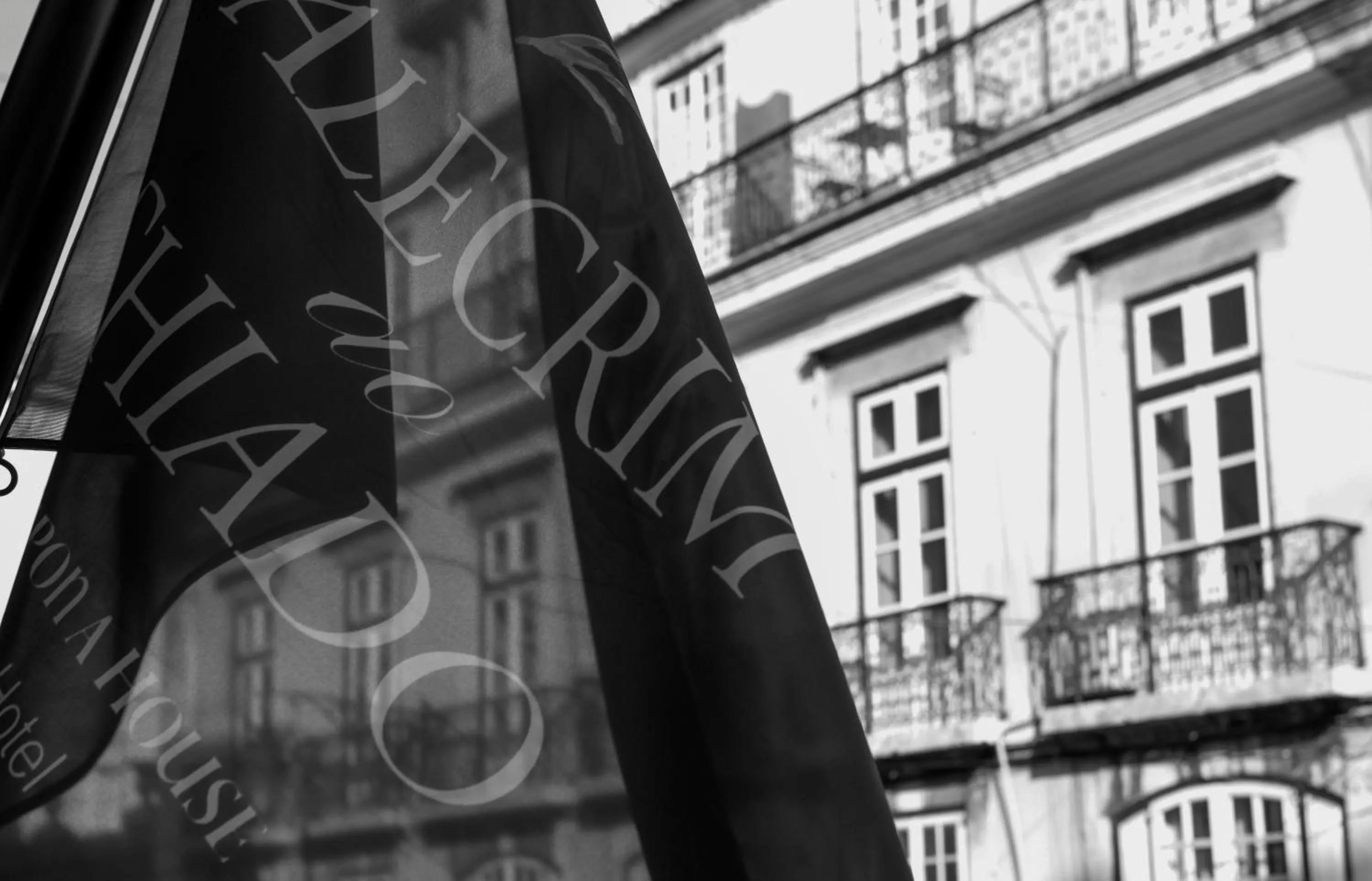 Property building in Alecrim ao Chiado