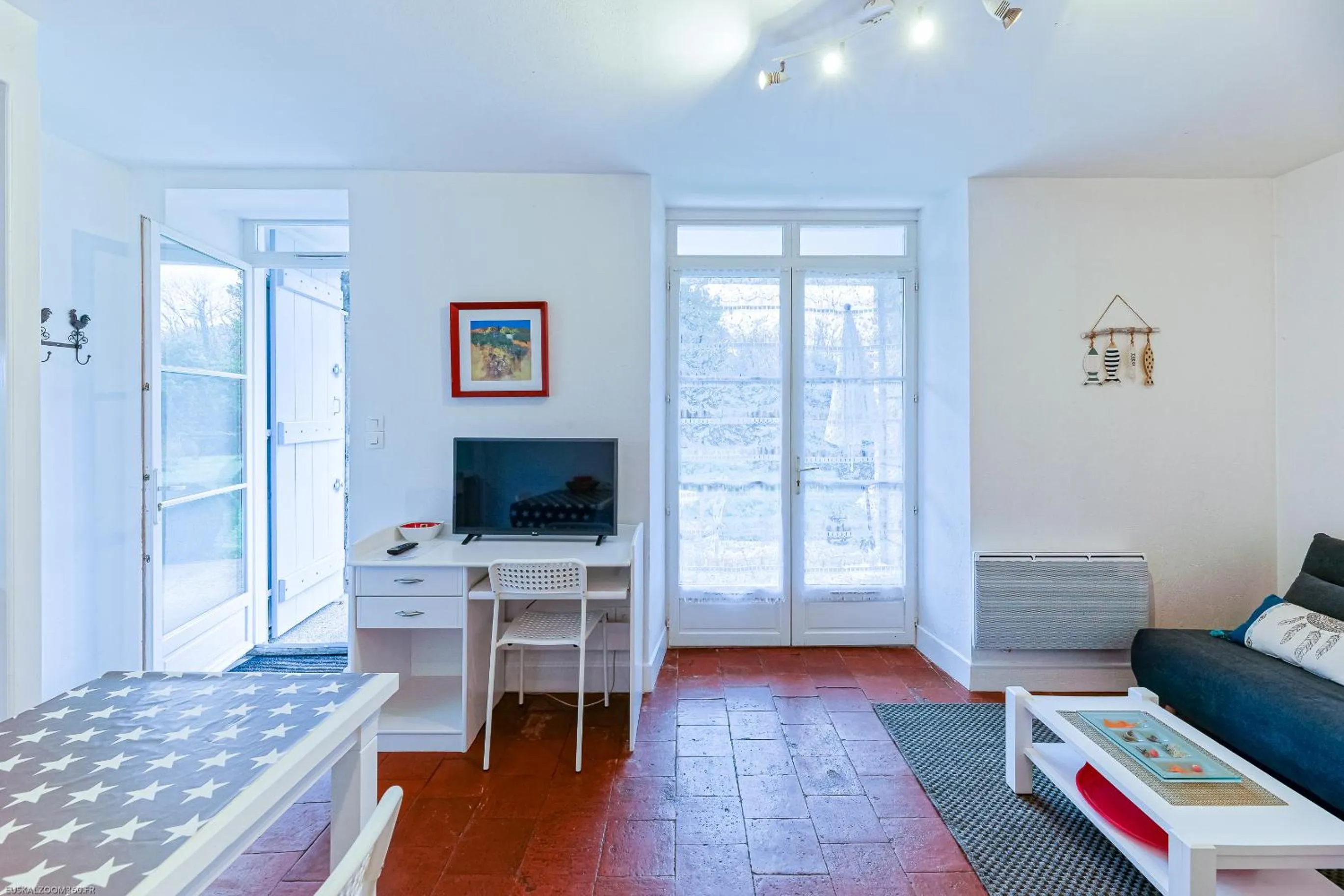 TV and multimedia in Appart'Hôtel Bellevue