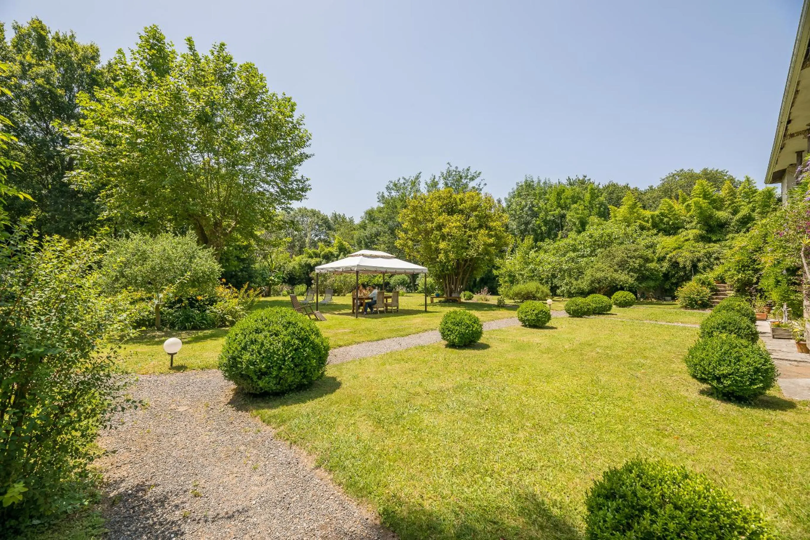 Garden in Appart'Hôtel Bellevue