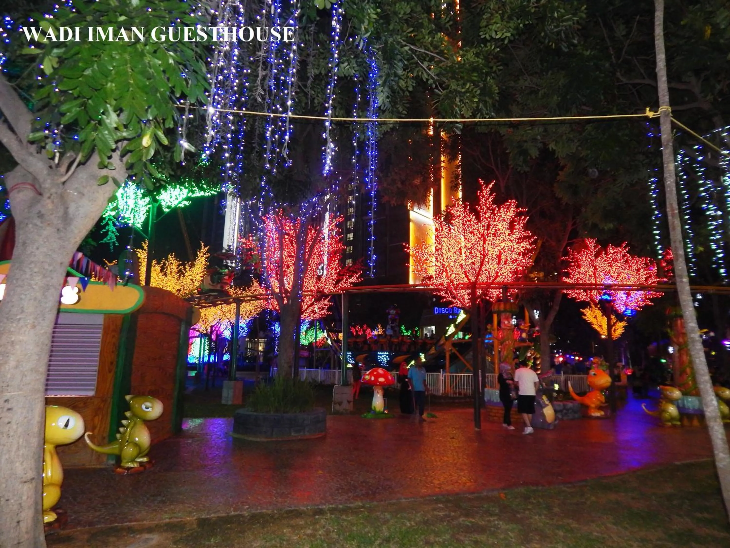 Evening entertainment in Wadi Iman Guesthouse @ i-City
